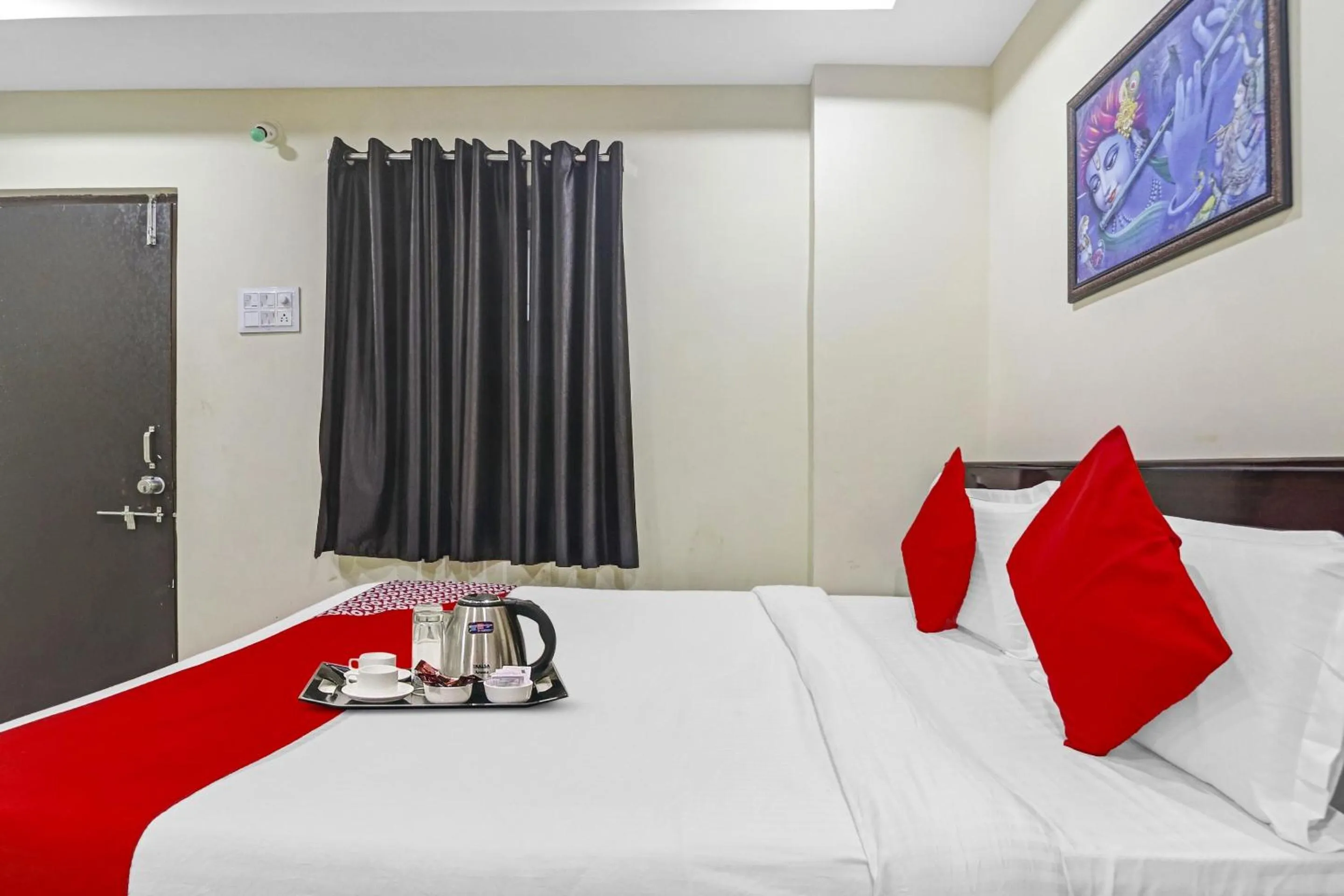 Bedroom, Bed in Super Hotel O Honey Heights Near Botanical Garden