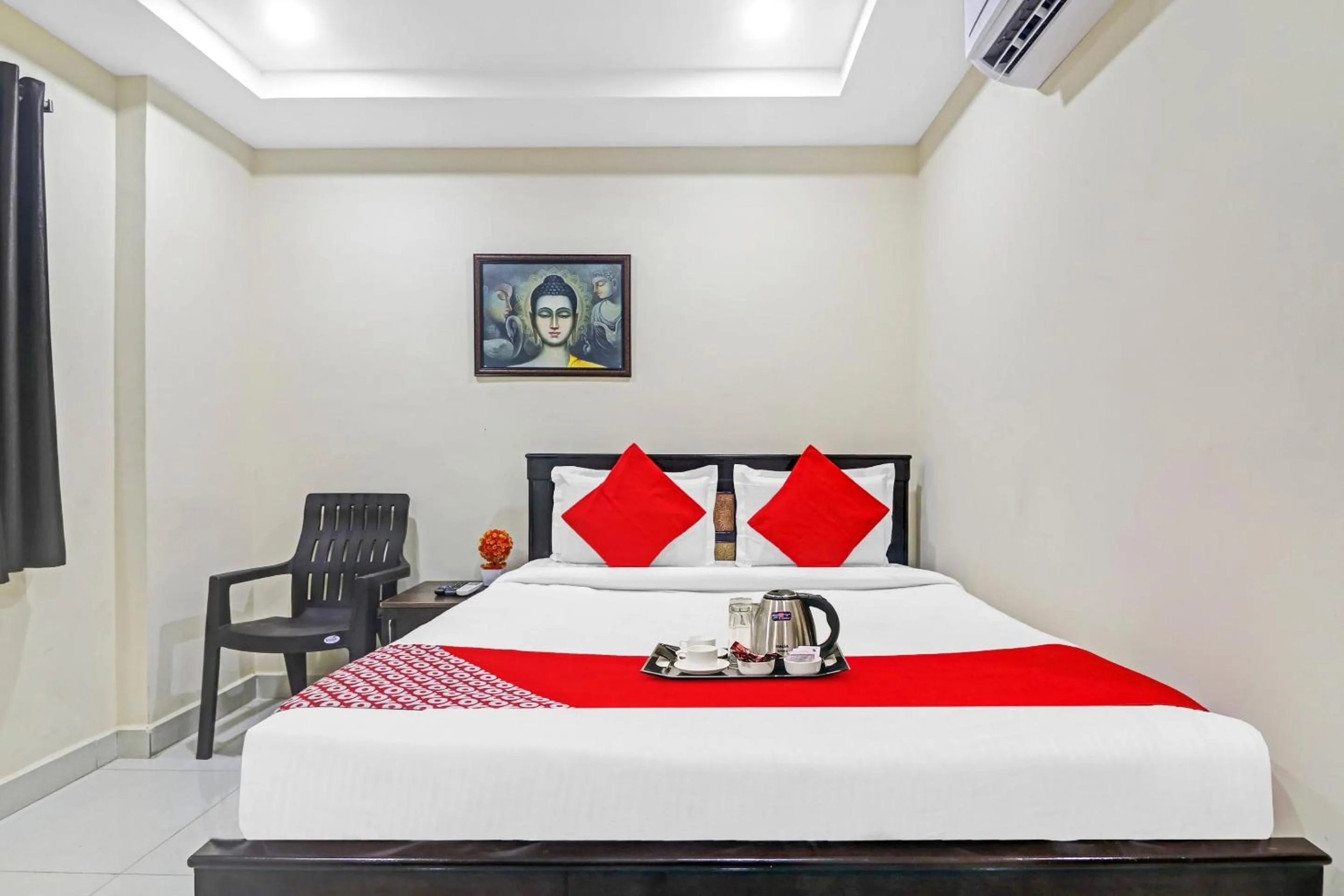 Bedroom, Bed in Super Hotel O Honey Heights Near Botanical Garden