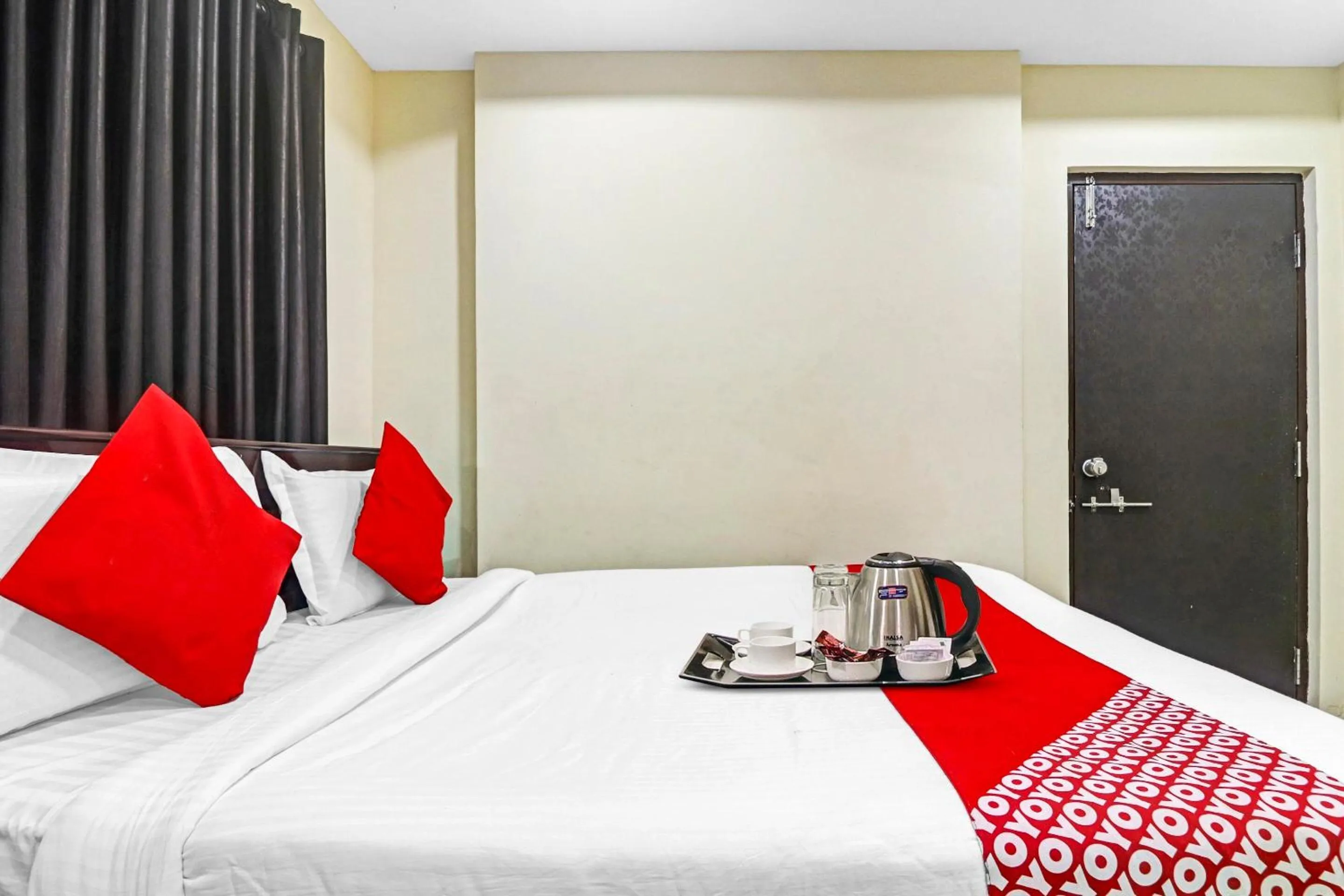 Bedroom, Bed in Super Hotel O Honey Heights Near Botanical Garden