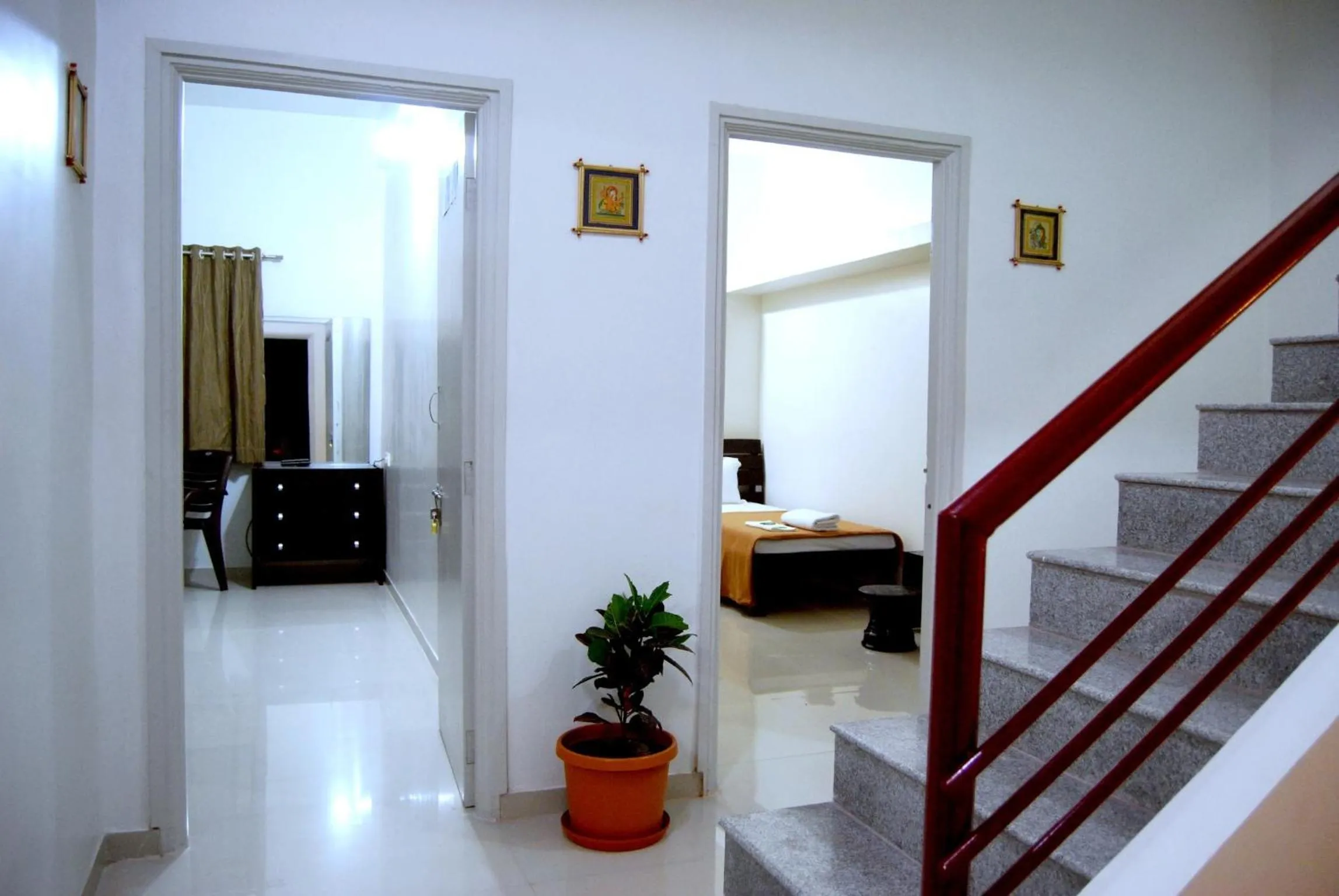 Photo of the whole room in Teerth Villa