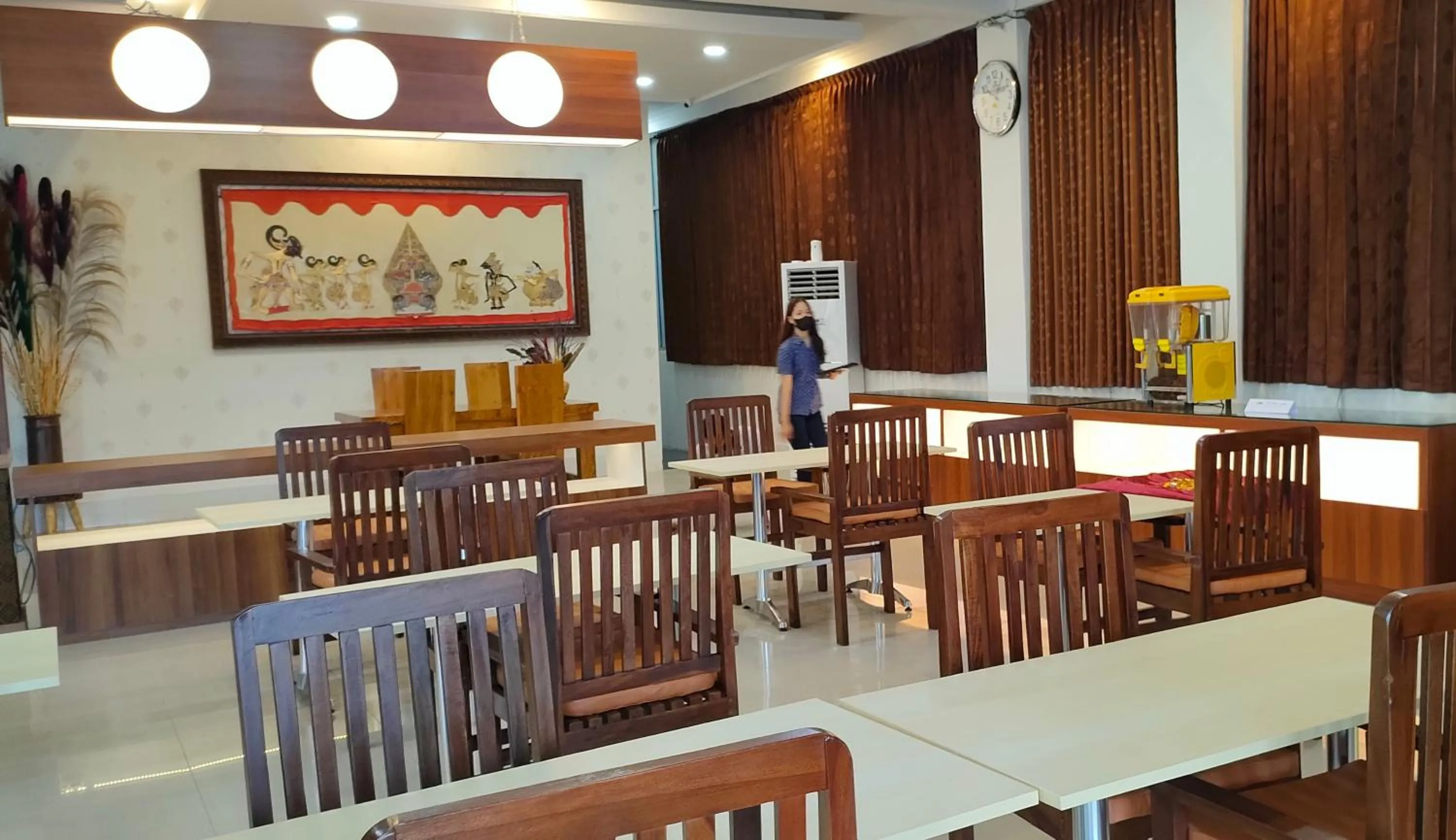 Restaurant/places to eat in Golden Ganesha Hotel Yogyakarta by Ecommerceloka