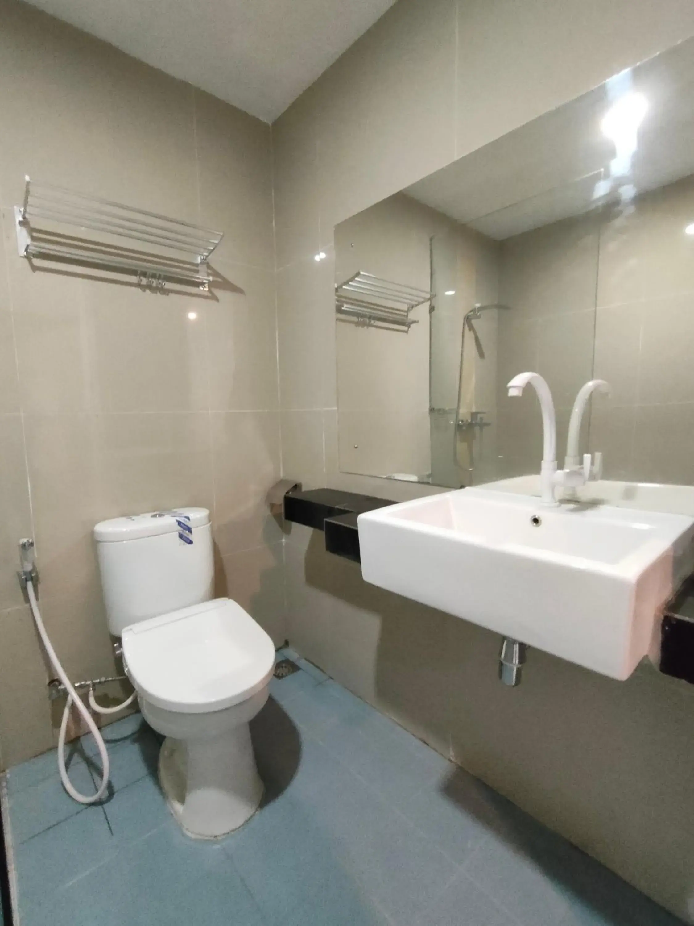 Superior Twin Room in Golden Ganesha Hotel Yogyakarta by Ecommerceloka Superior Twin Room in Golden Ganesha Hotel Yogyakarta by Ecommerceloka