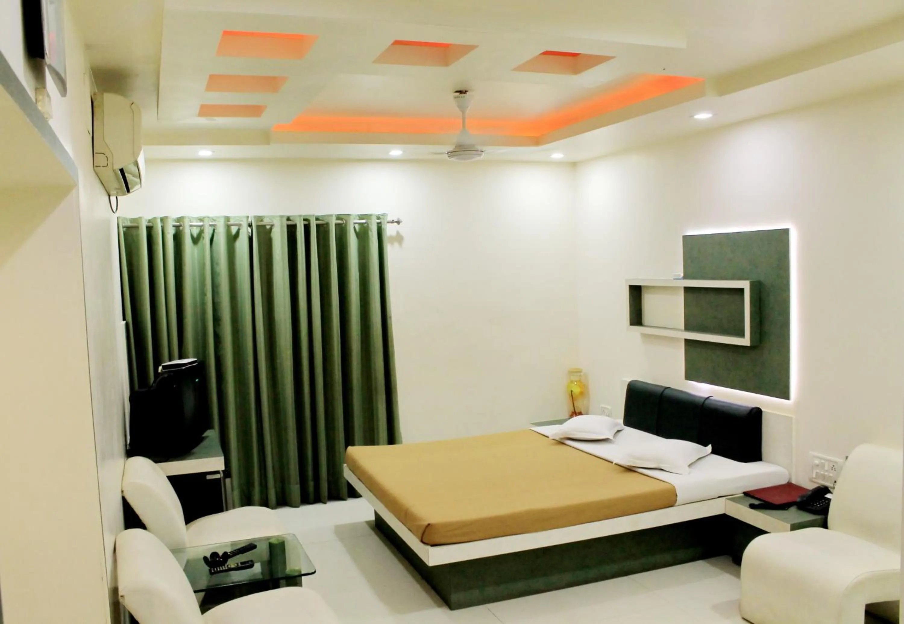 Photo of the whole room in Hotel Kuber