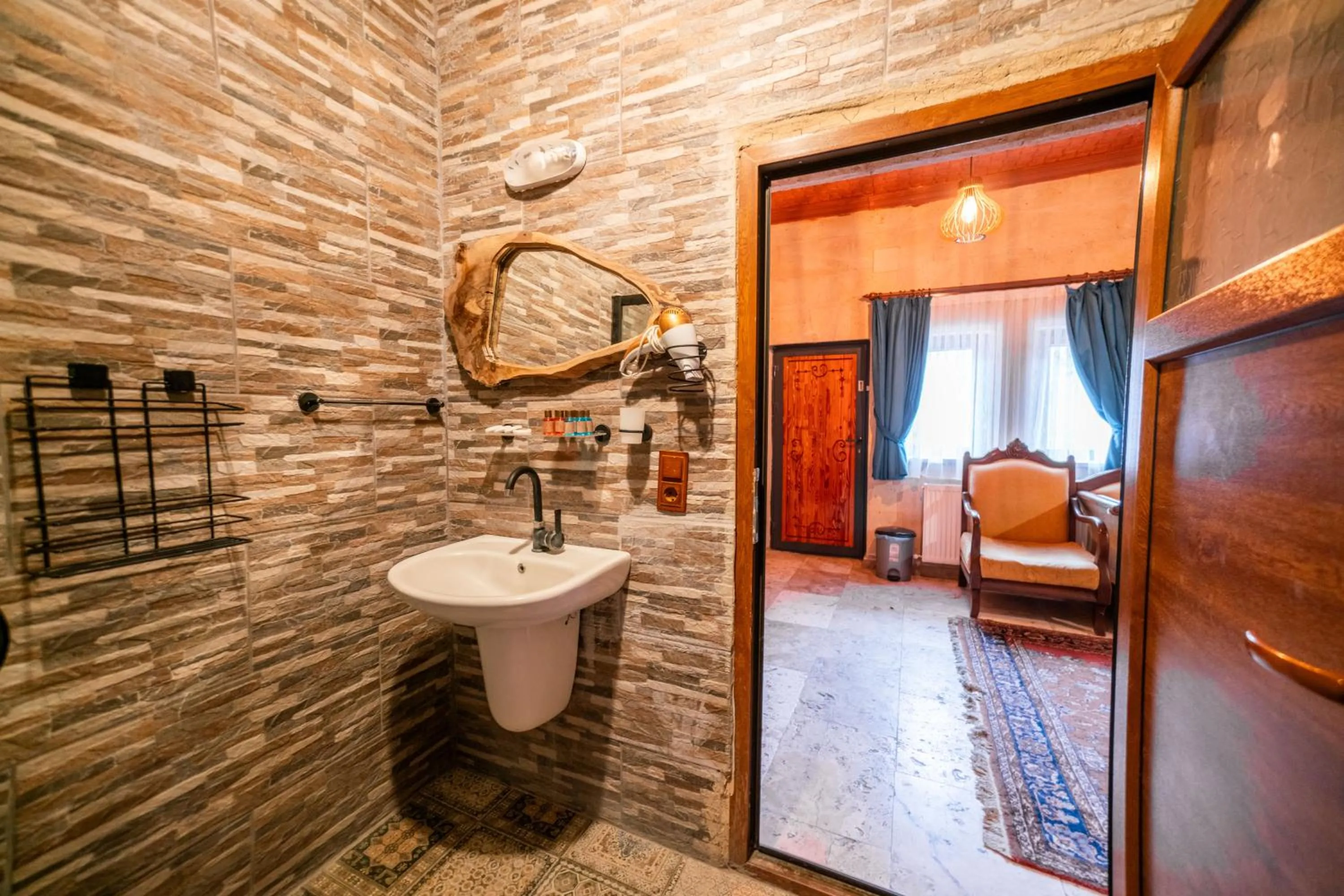 Bathroom in Azalea Terrace Cave Hotel