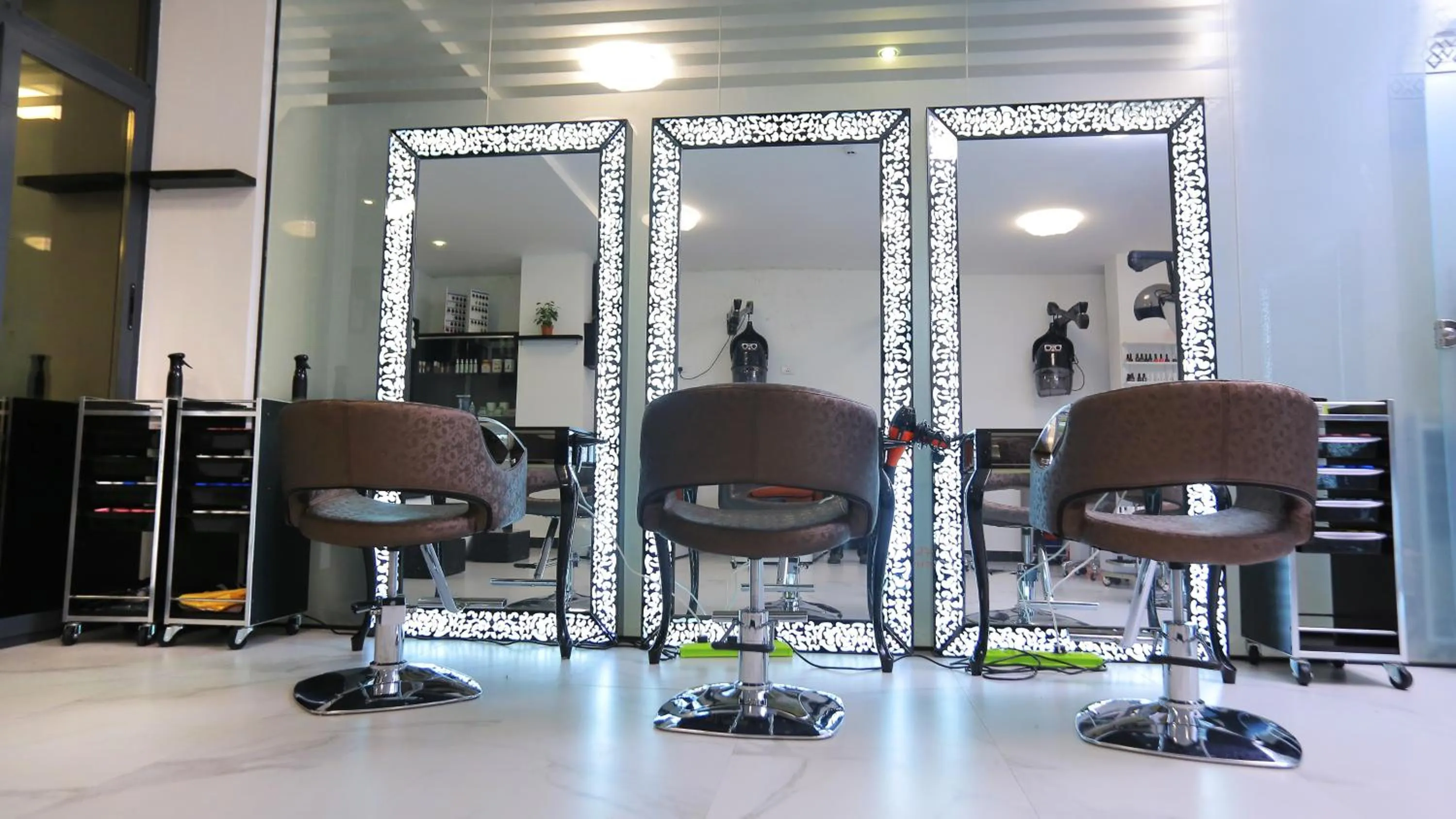 hair dryier in Triple E Hotel and Spa