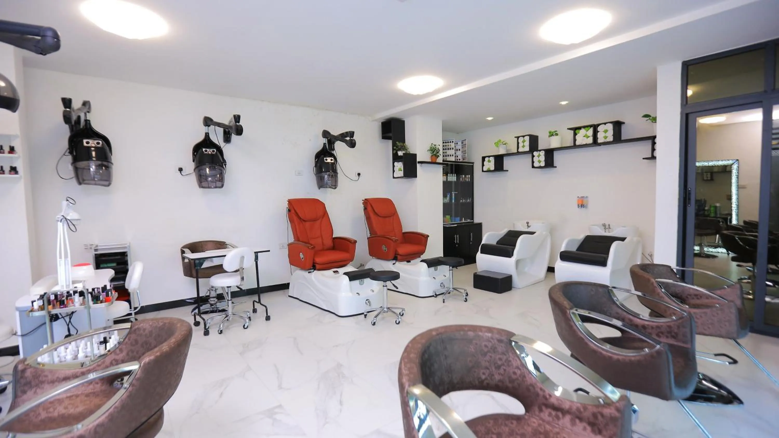 Spa and wellness centre/facilities in Triple E Hotel and Spa