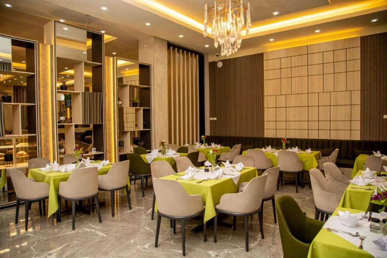 Restaurant/places to eat in Triple E Hotel and Spa
