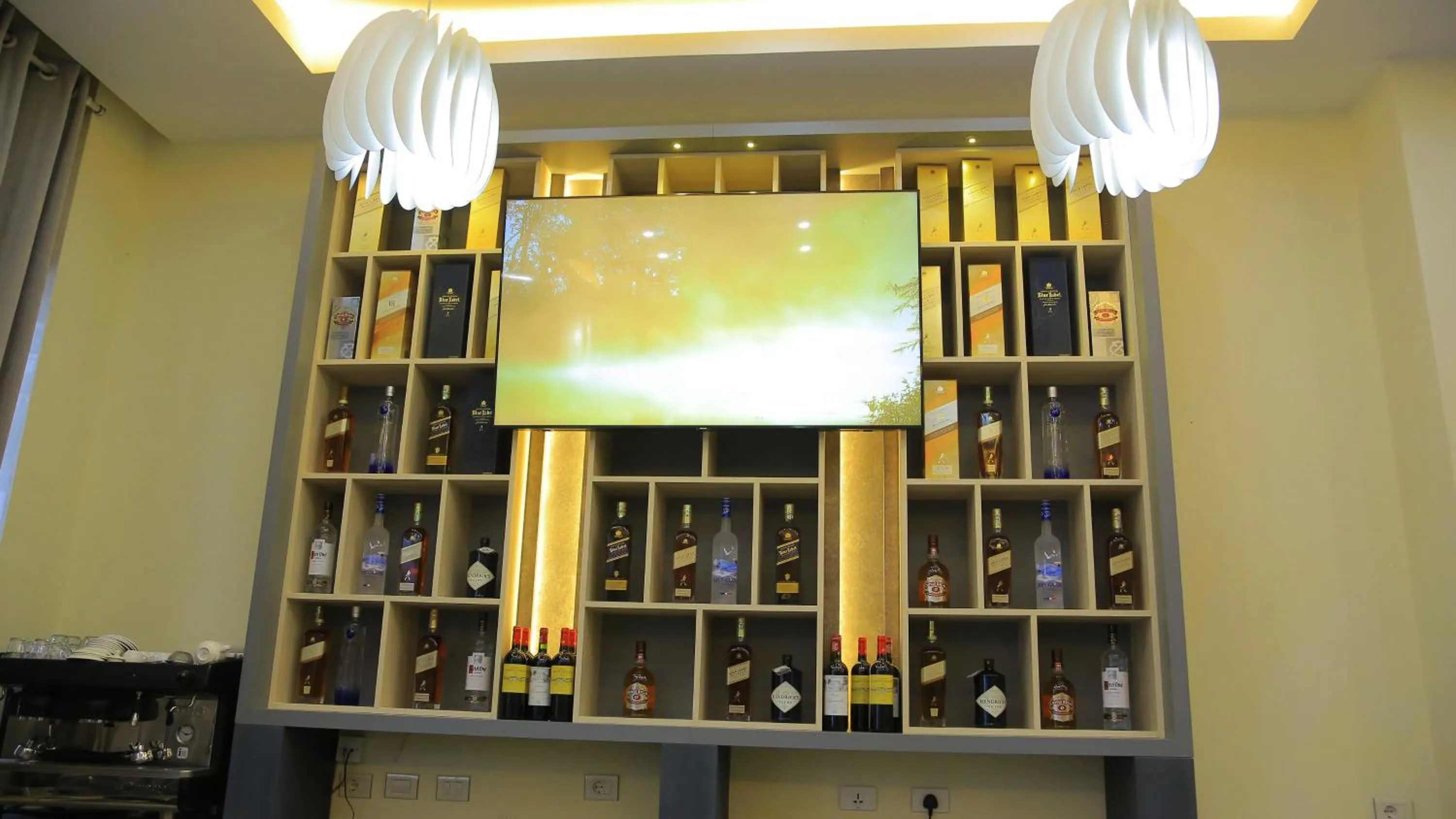 Lounge or bar in Triple E Hotel and Spa