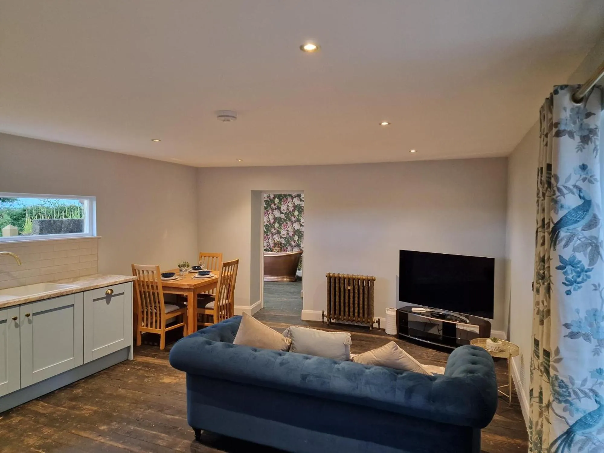 Living room in Squirrel Cottage
