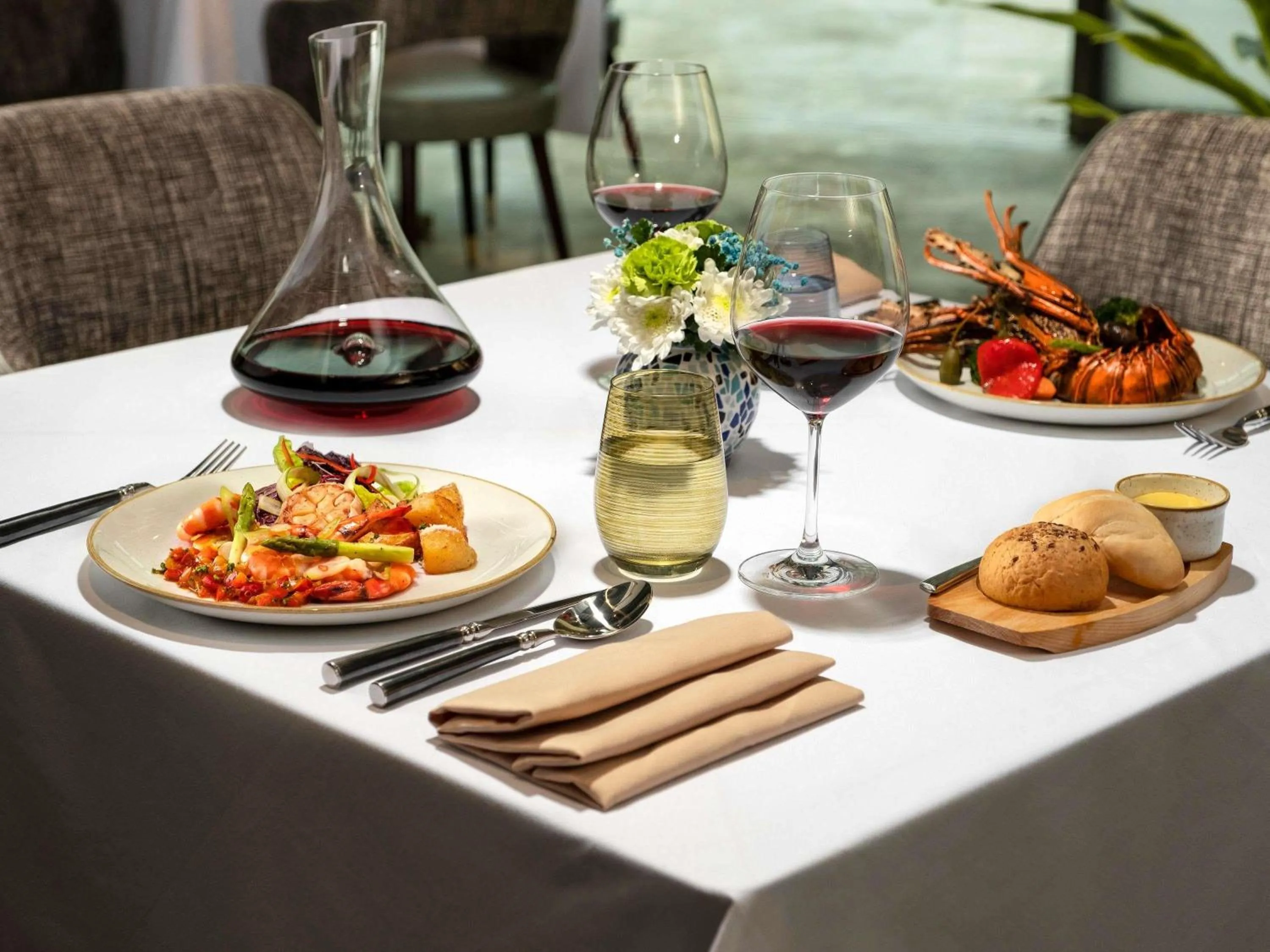 Restaurant/places to eat in Admiral Hotel Manila - MGallery Collection