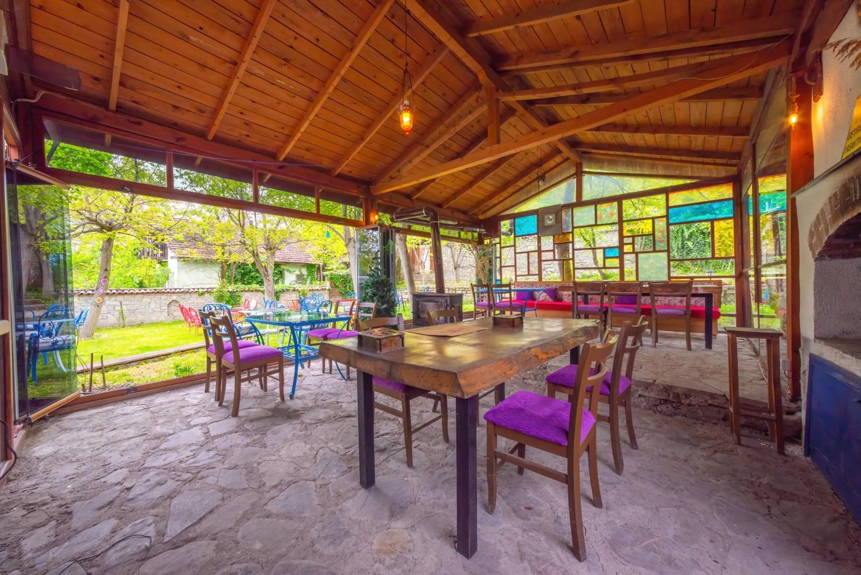 Dining area in Şerbetçi Garden Konak