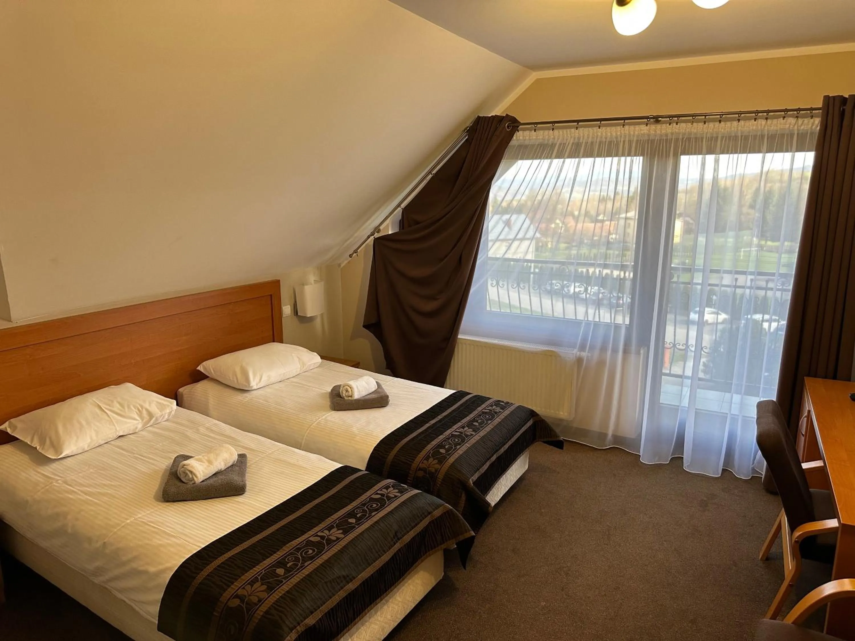 Bed in Hotel Zimnik Luksus Natury Spa & Wellness