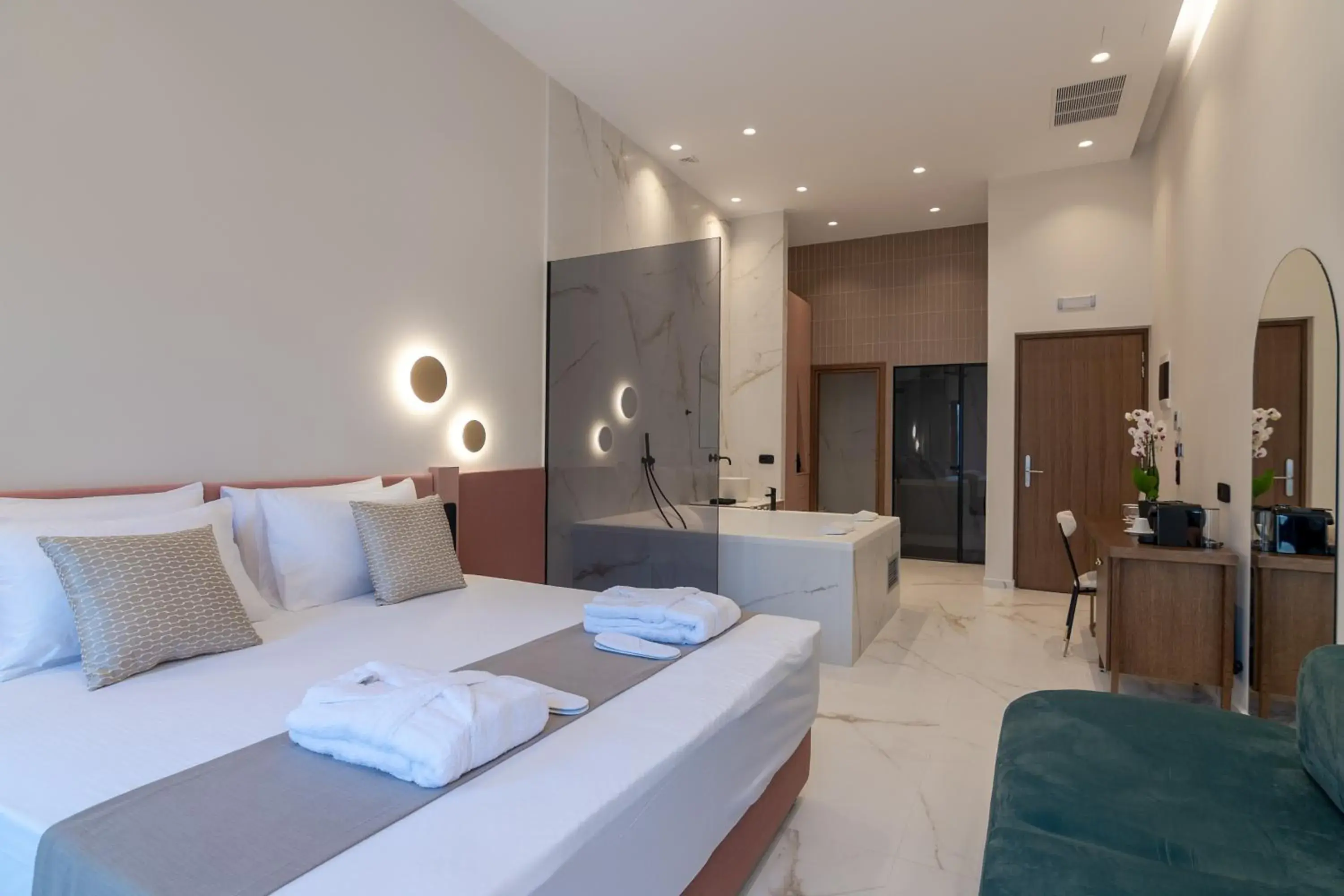 Deluxe Suite with Indoor Jacuzzi - City View in Omma Suites Deluxe Suite with Indoor Jacuzzi - City View in Omma Suites