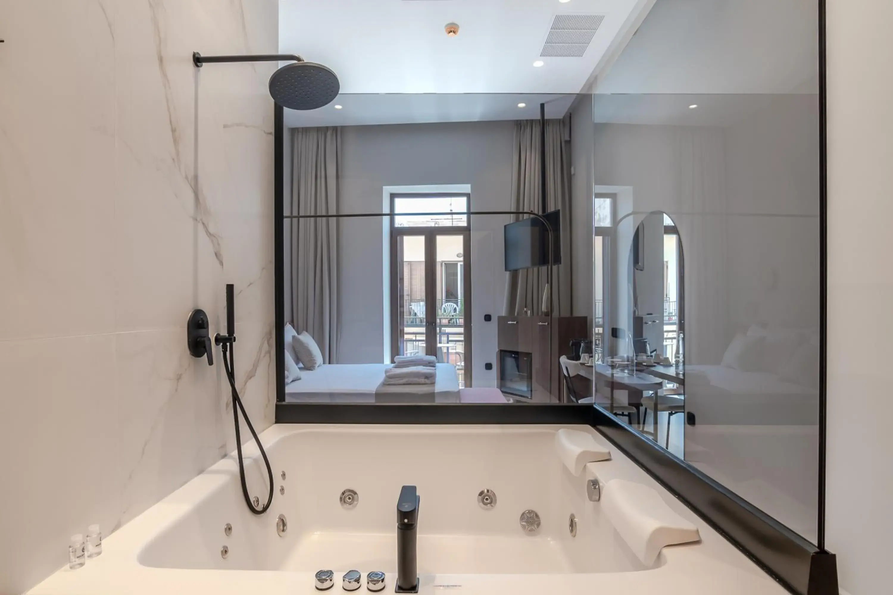 Superior Suite with Indoor Jacuzzi - City View in Omma Suites Superior Suite with Indoor Jacuzzi - City View in Omma Suites