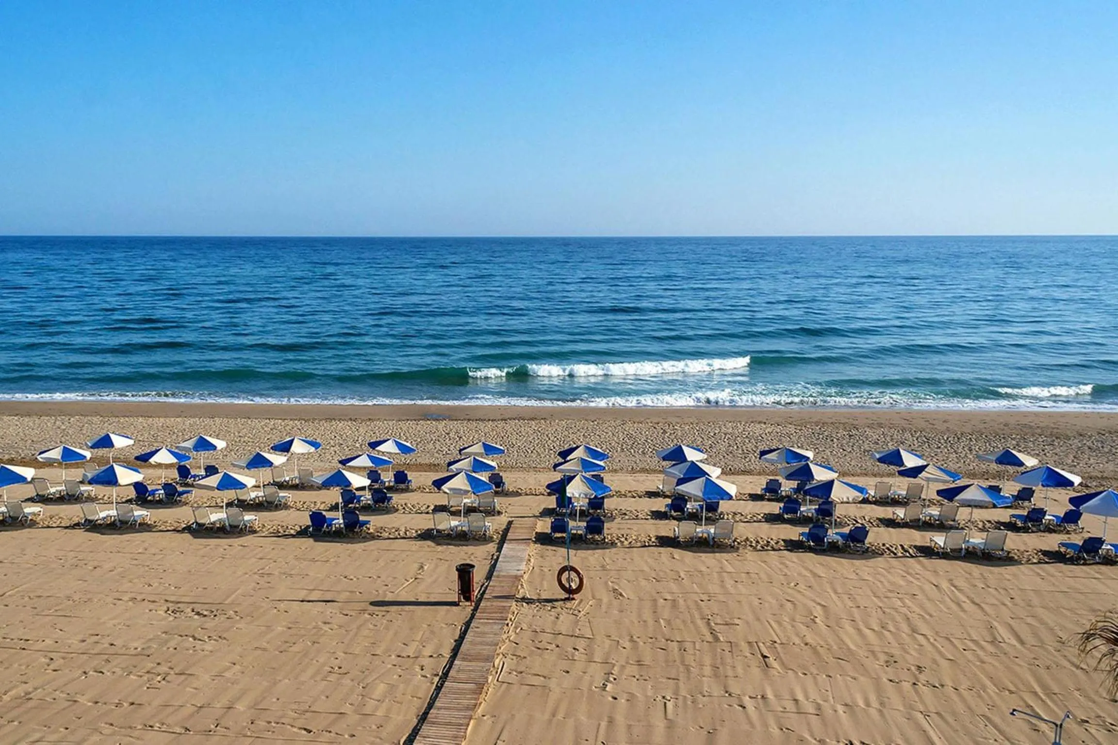 Beach in Omma Suites