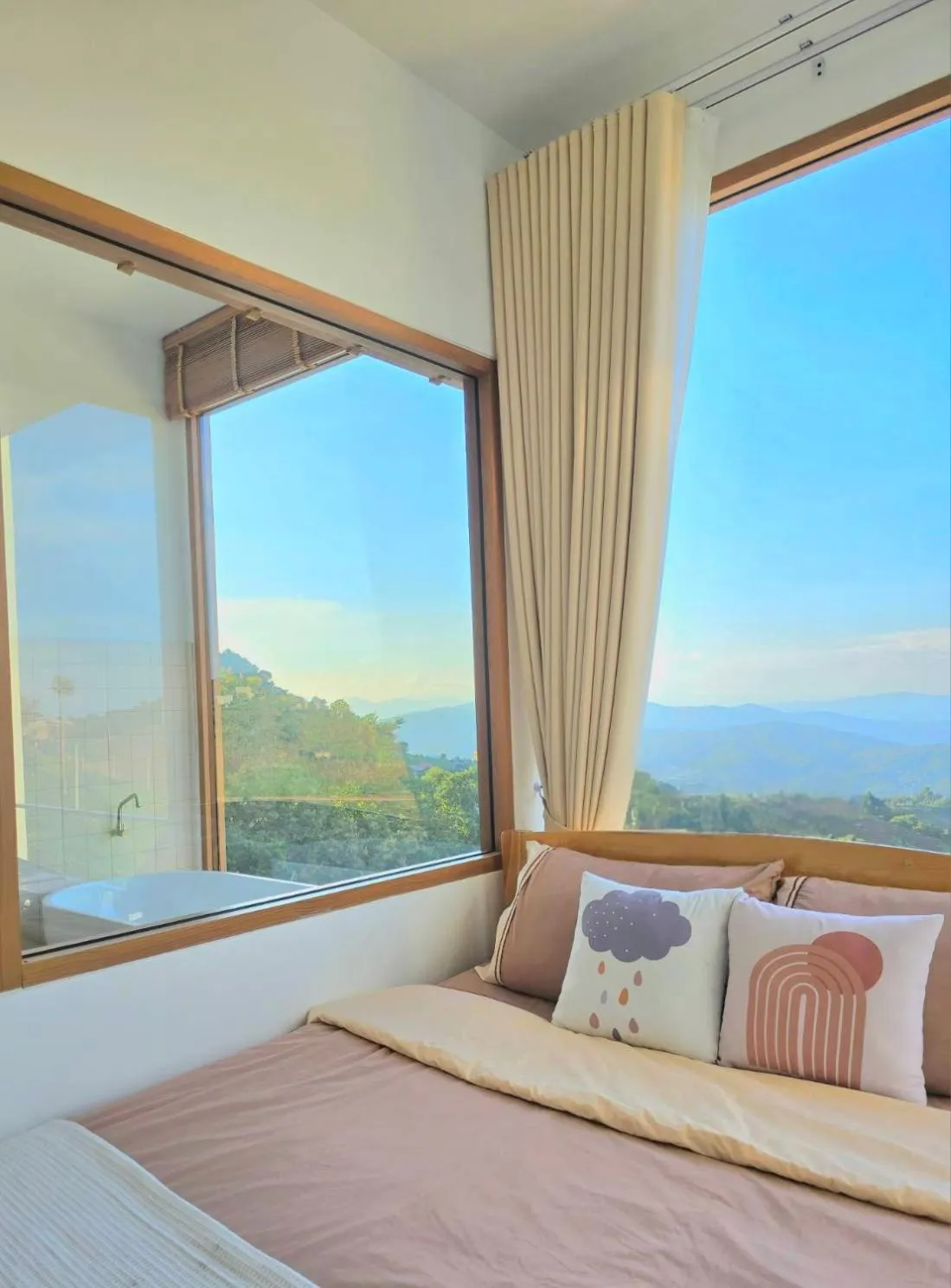 Bed in ม่อนชาพาเพลิน ม่อนแจ่ม Monchapaplearn Monjam