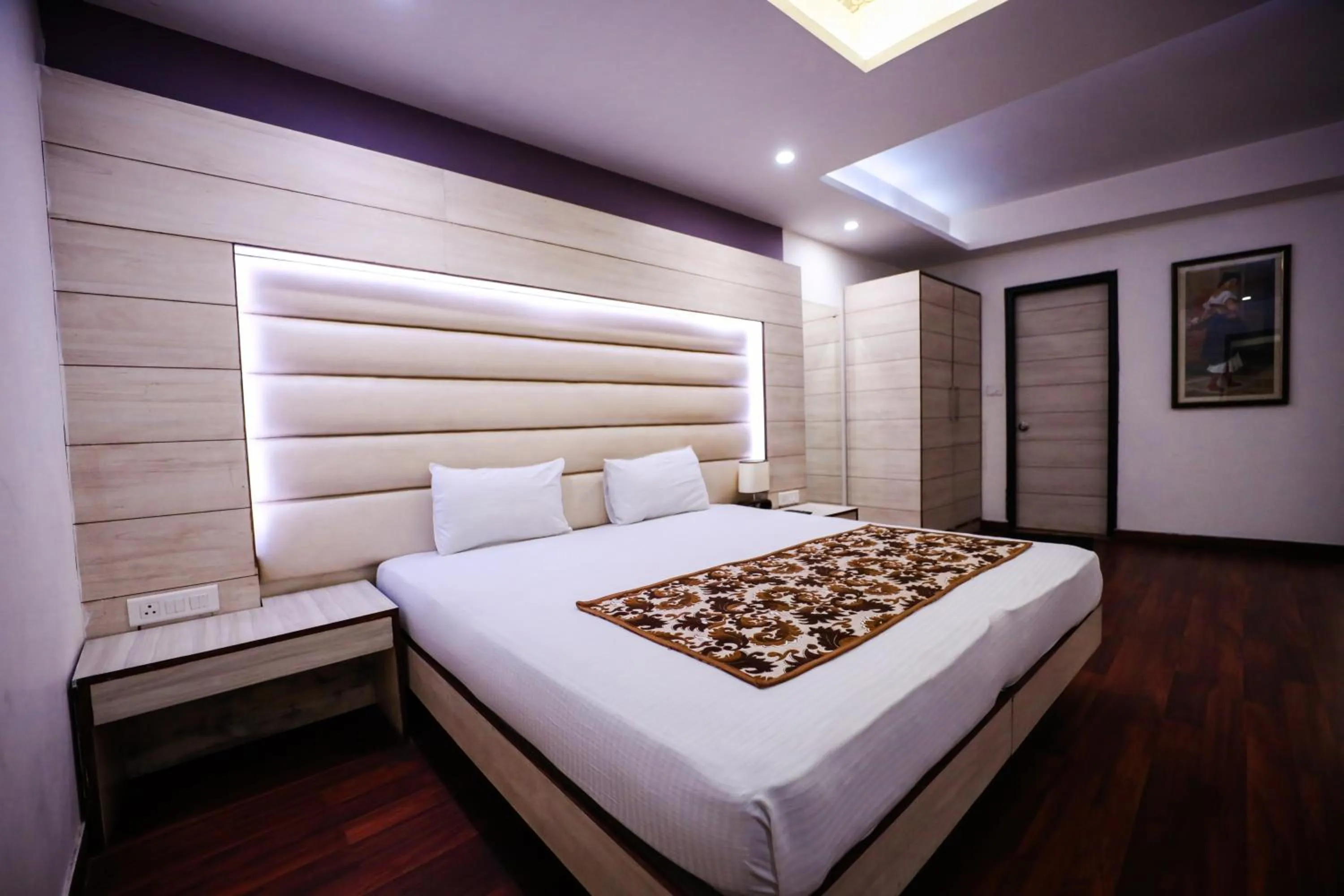 Bedroom, Bed in HOMANSH GALAXY HOTEL