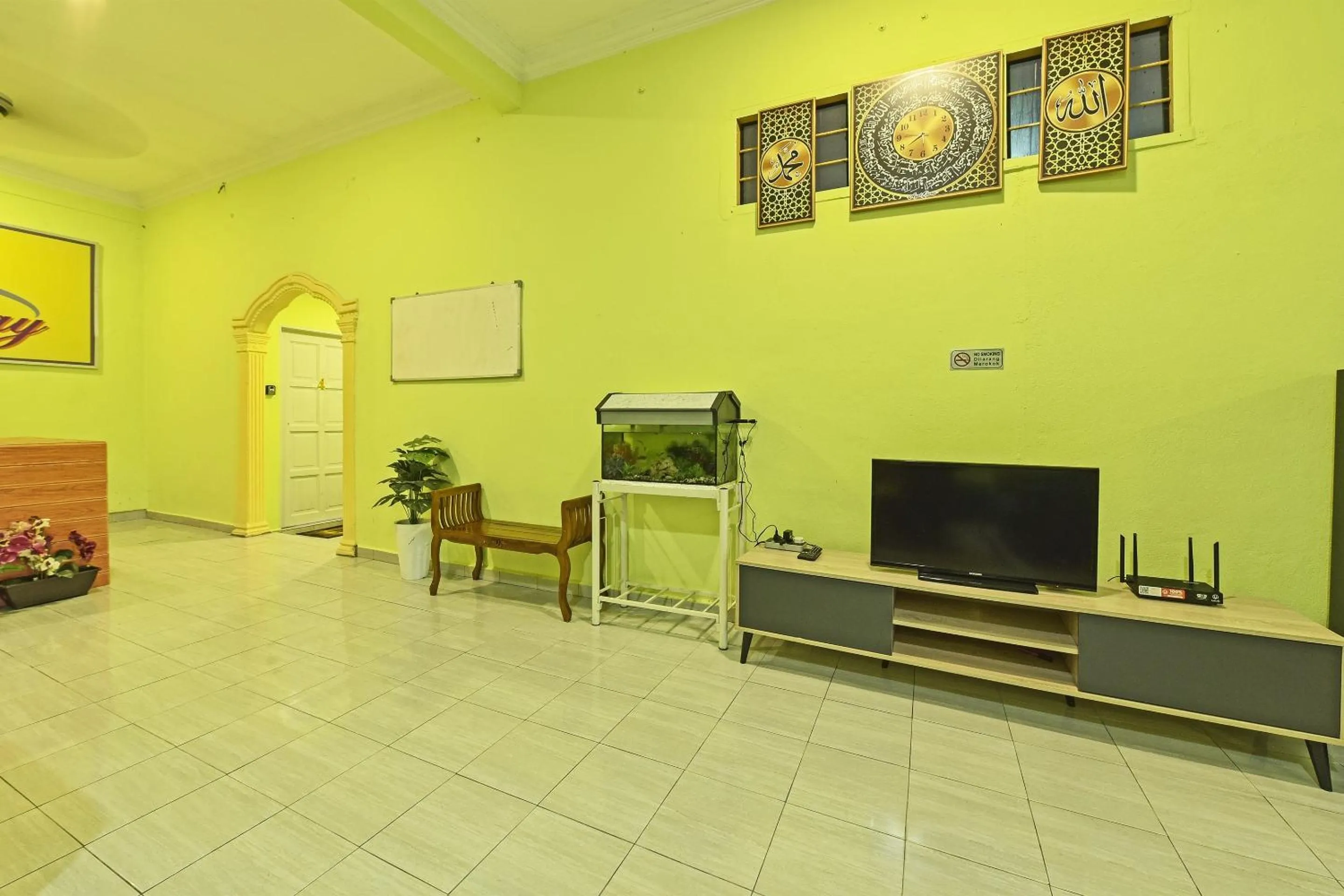 Lobby or reception in Hotel O Zn Mix Homestay & Roomstay