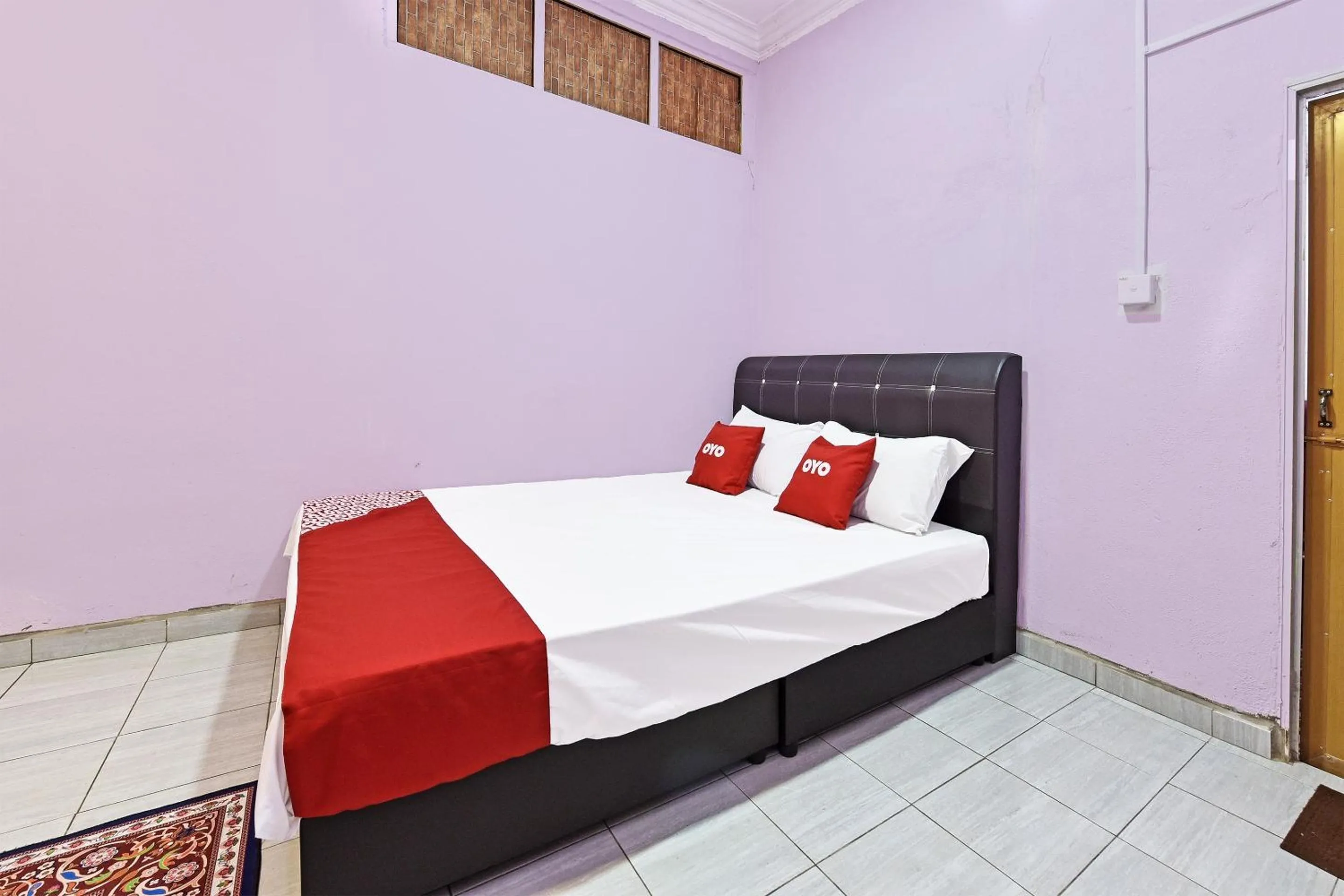 Bedroom, Bed in Hotel O Zn Mix Homestay & Roomstay