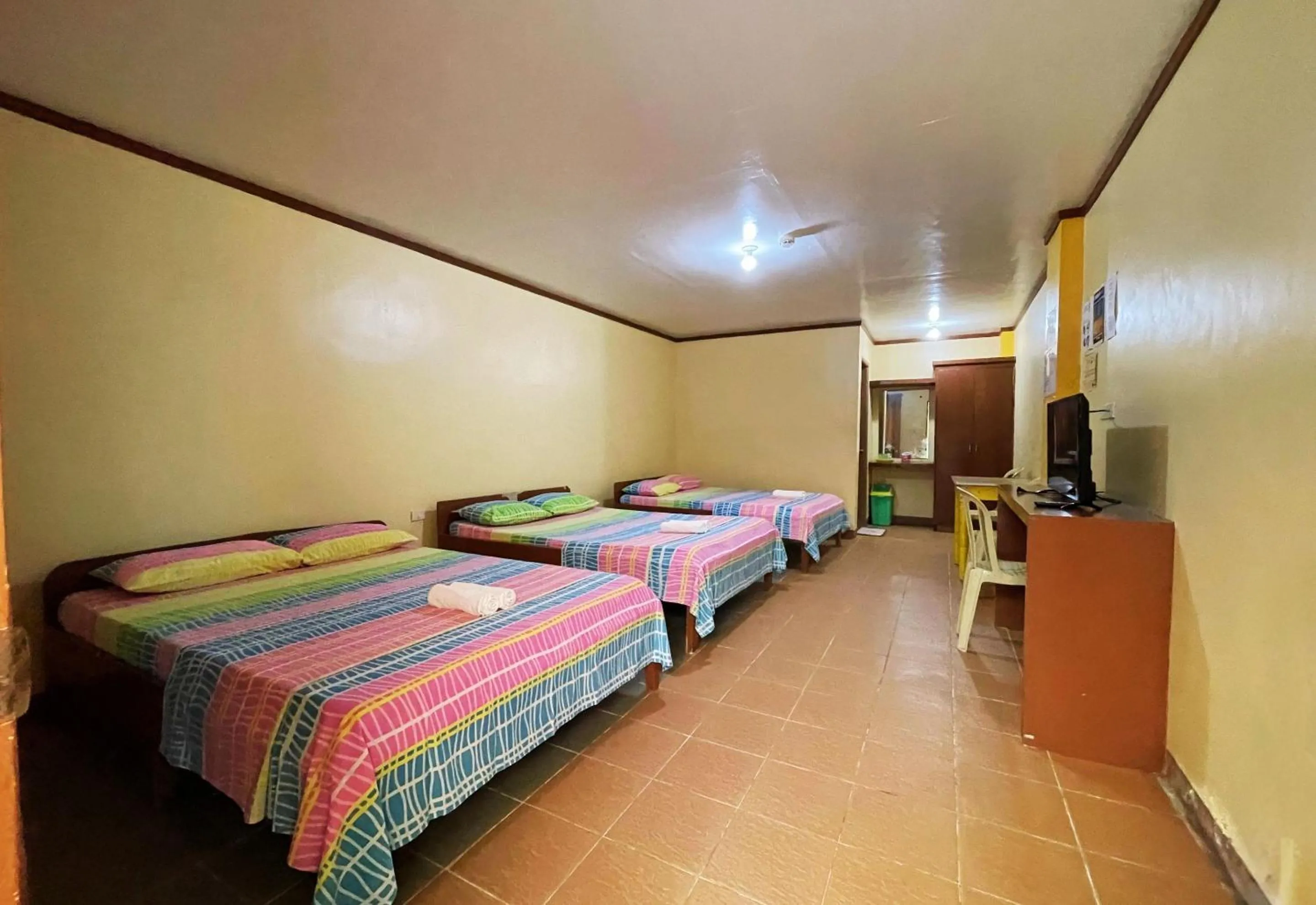 Bed in White Beach Hotel Puerto Galera powered by Cocotel