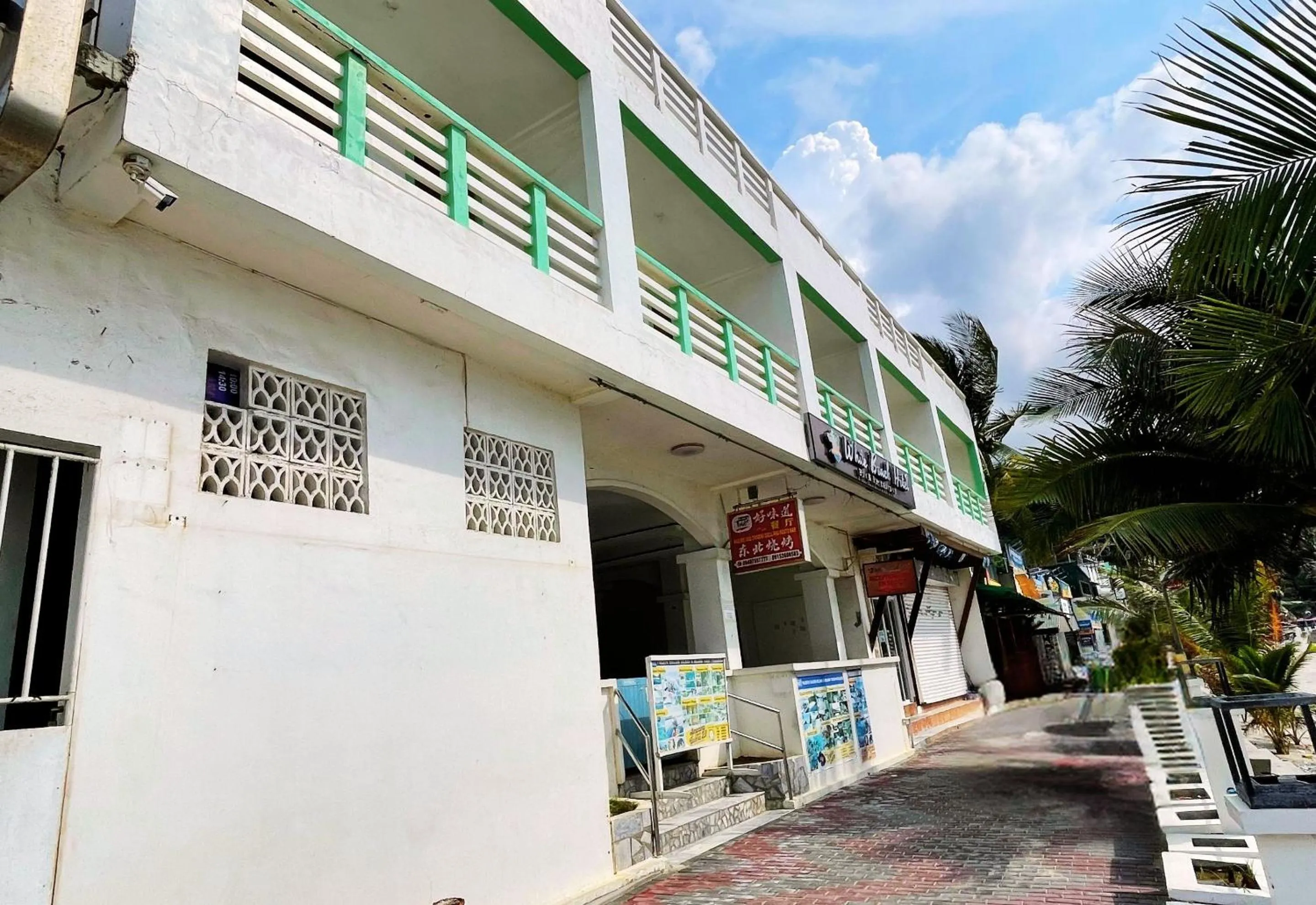 White Beach Hotel Puerto Galera powered by Cocotel