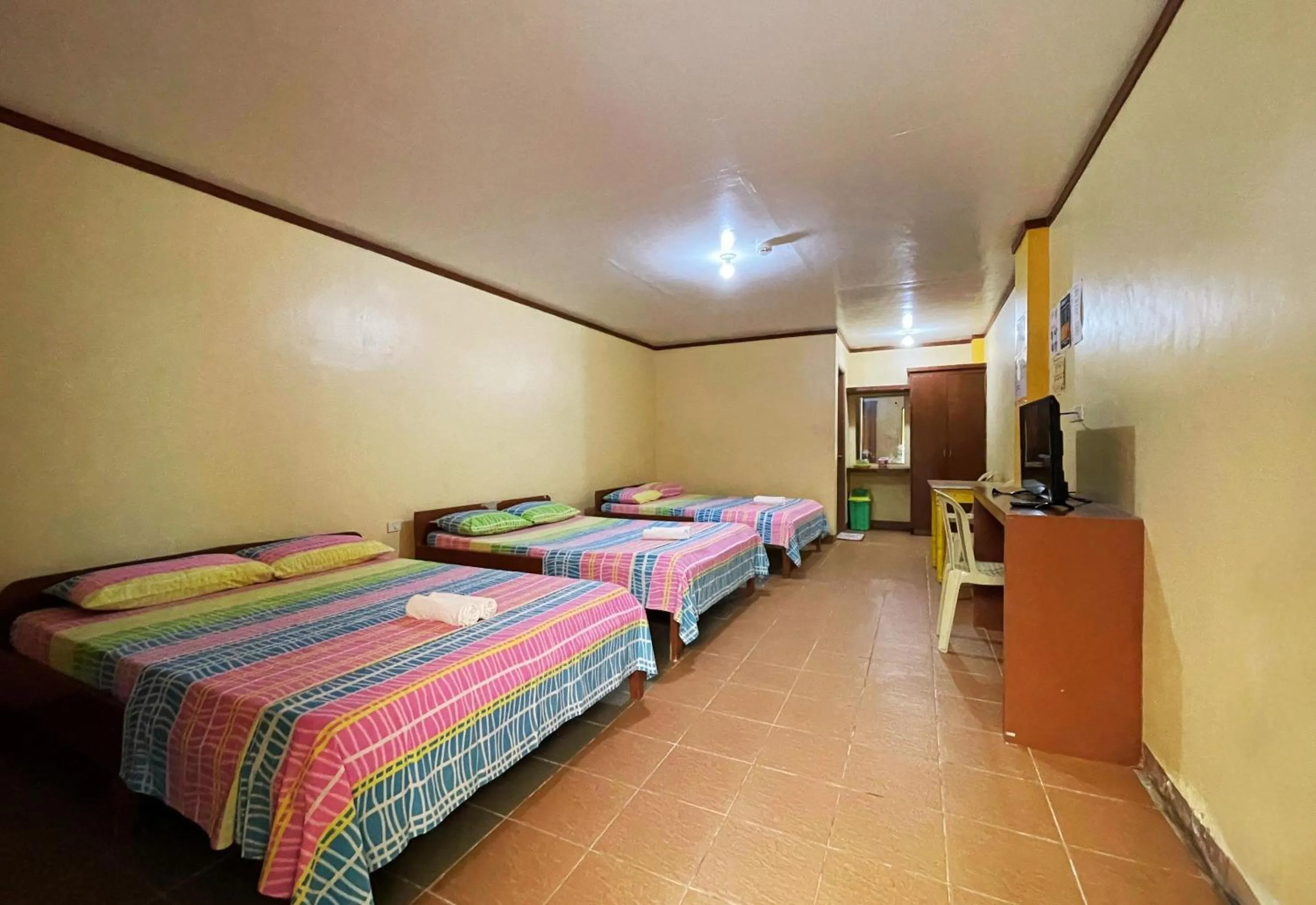 Bed in White Beach Hotel Puerto Galera powered by Cocotel