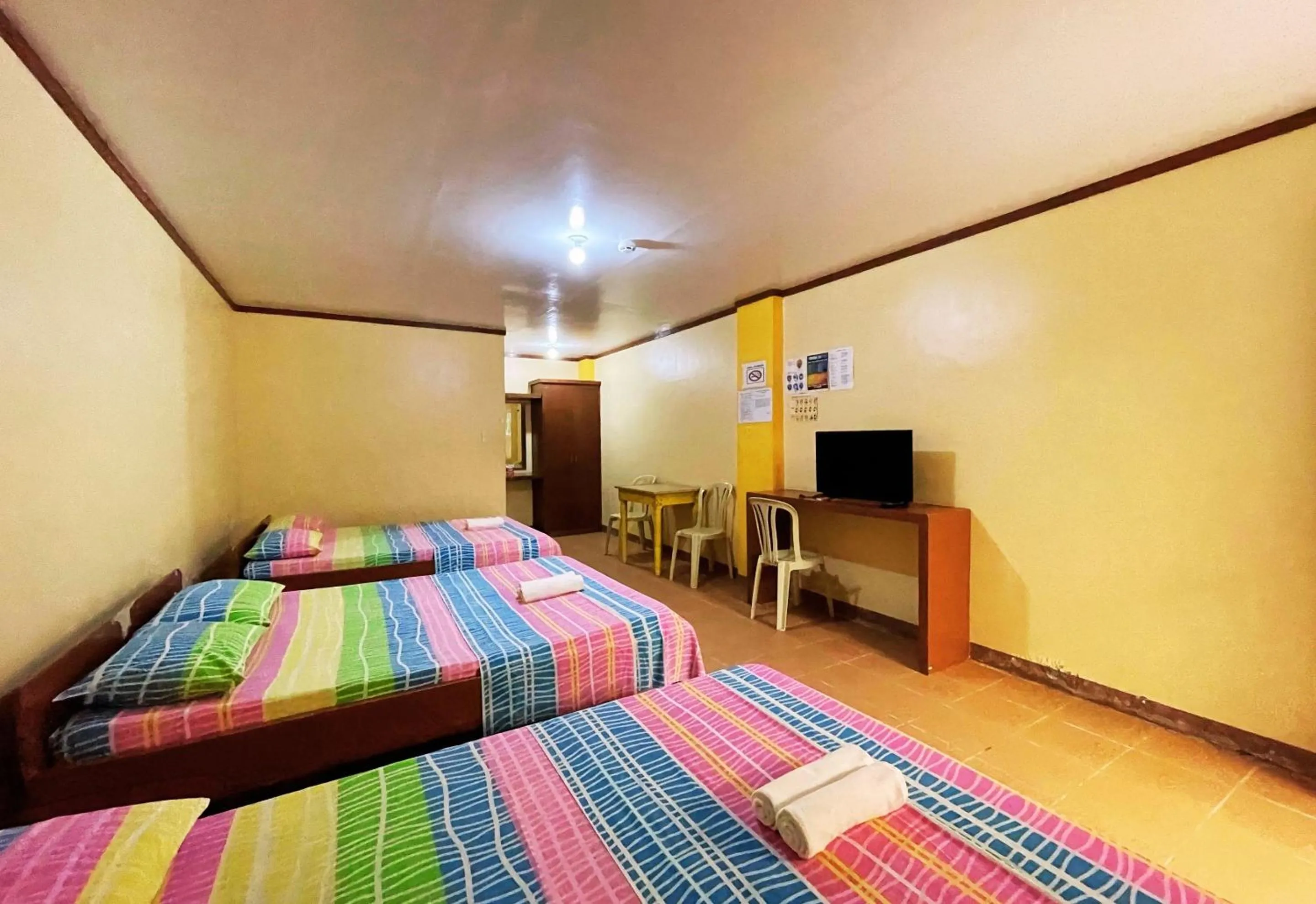 Bed in White Beach Hotel Puerto Galera powered by Cocotel