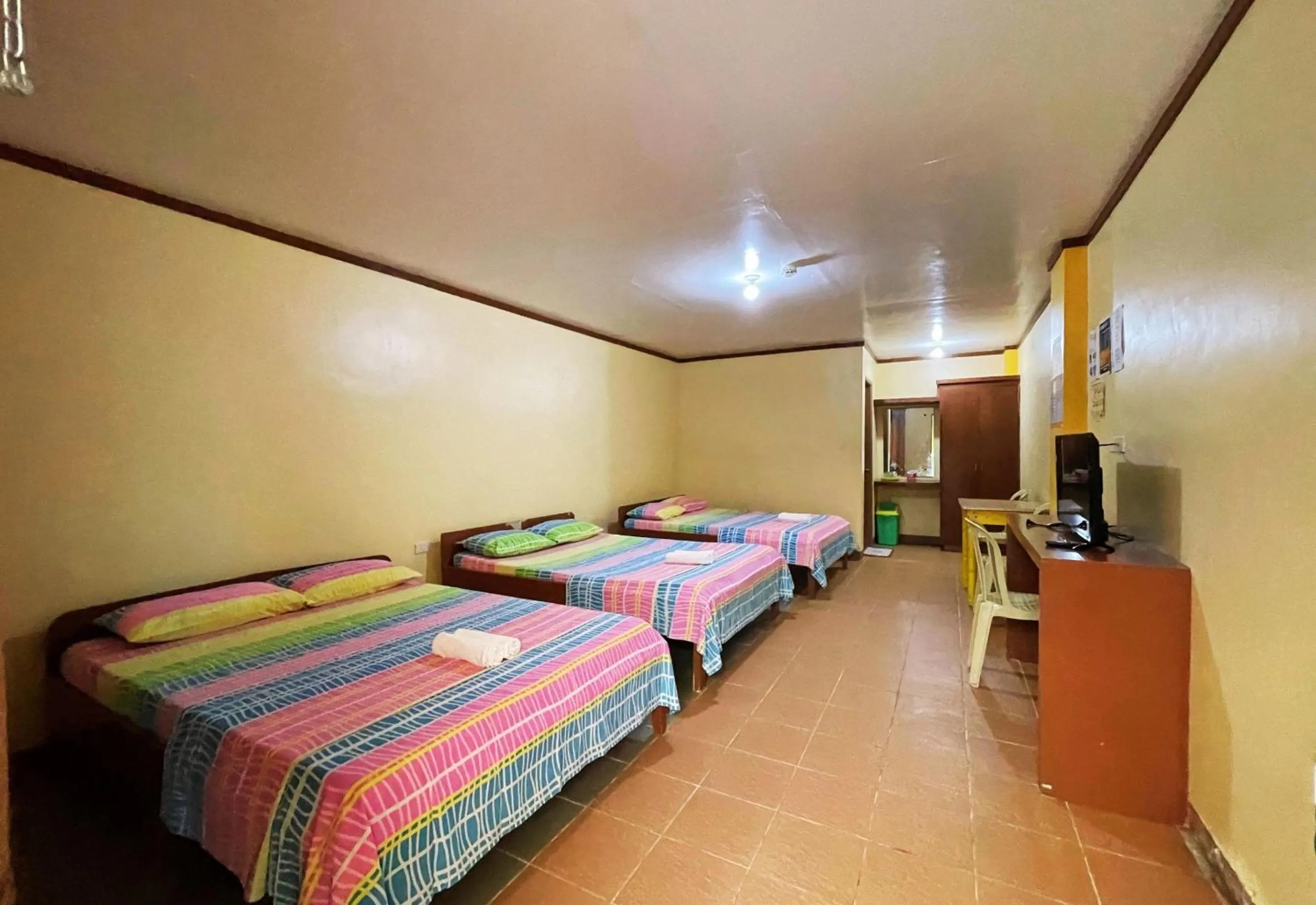 Bed in White Beach Hotel Puerto Galera powered by Cocotel