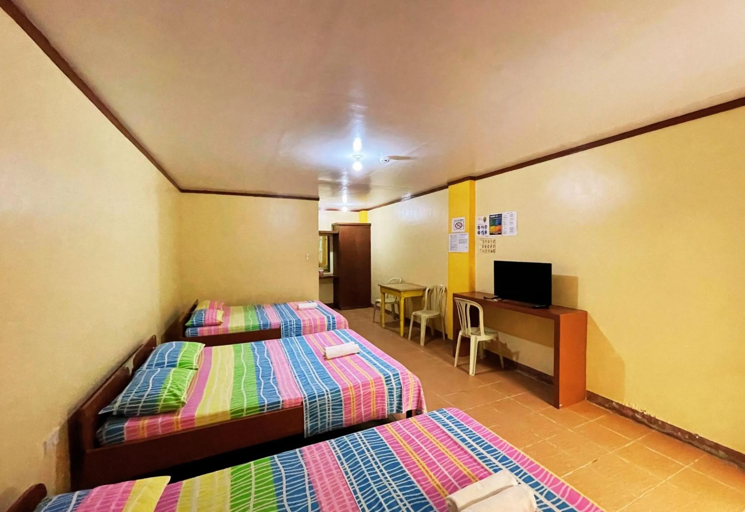 Bed in White Beach Hotel Puerto Galera powered by Cocotel