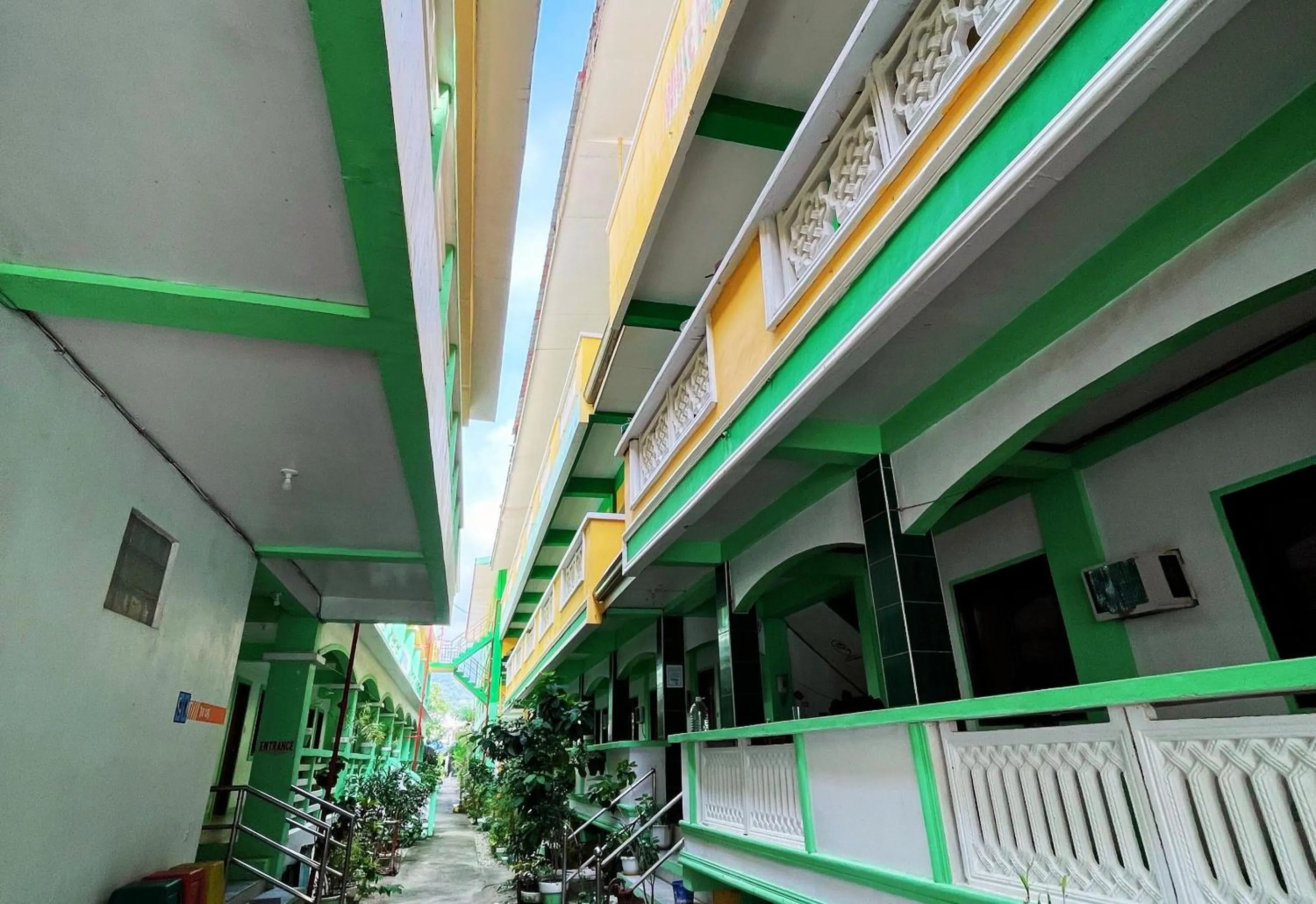 White Beach Hotel Puerto Galera powered by Cocotel