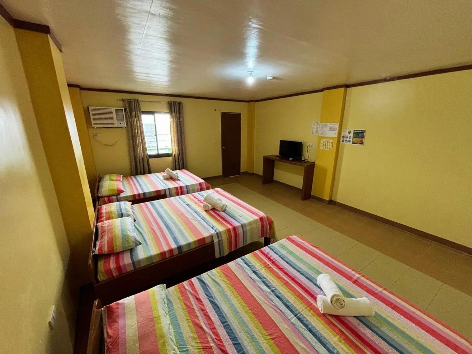 Bed in White Beach Hotel Puerto Galera powered by Cocotel