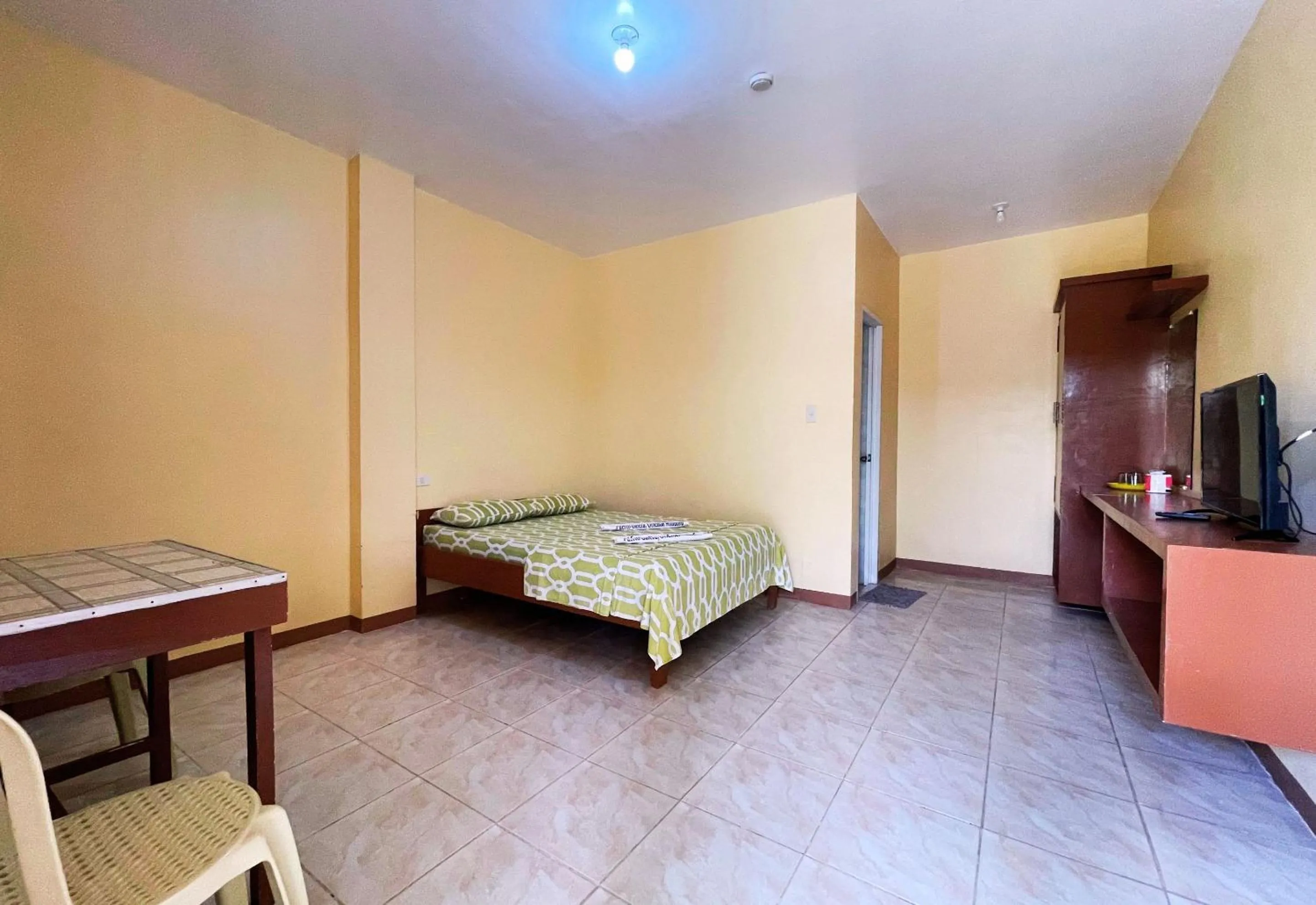 Bed in White Beach Hotel Puerto Galera powered by Cocotel