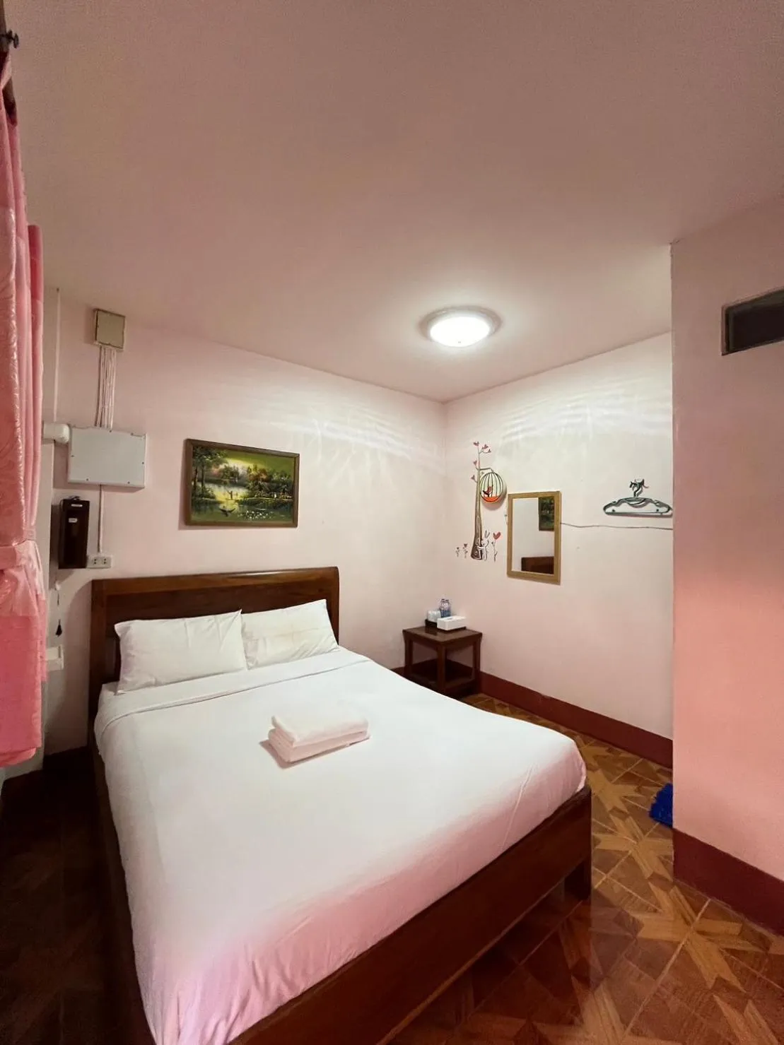 Photo of the whole room, Bed in Happy in Pai