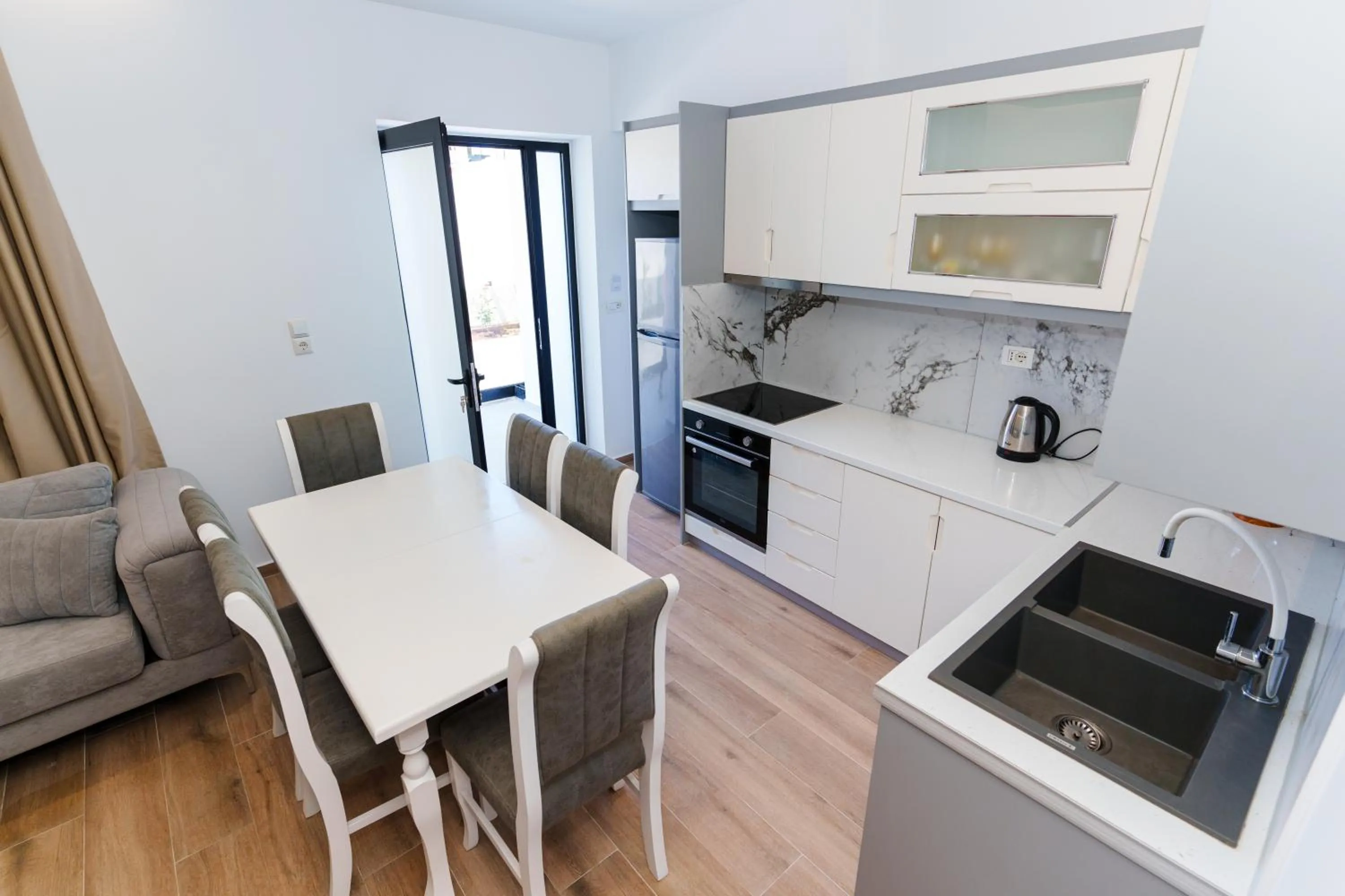 Kitchen or kitchenette in Belmond Hotel