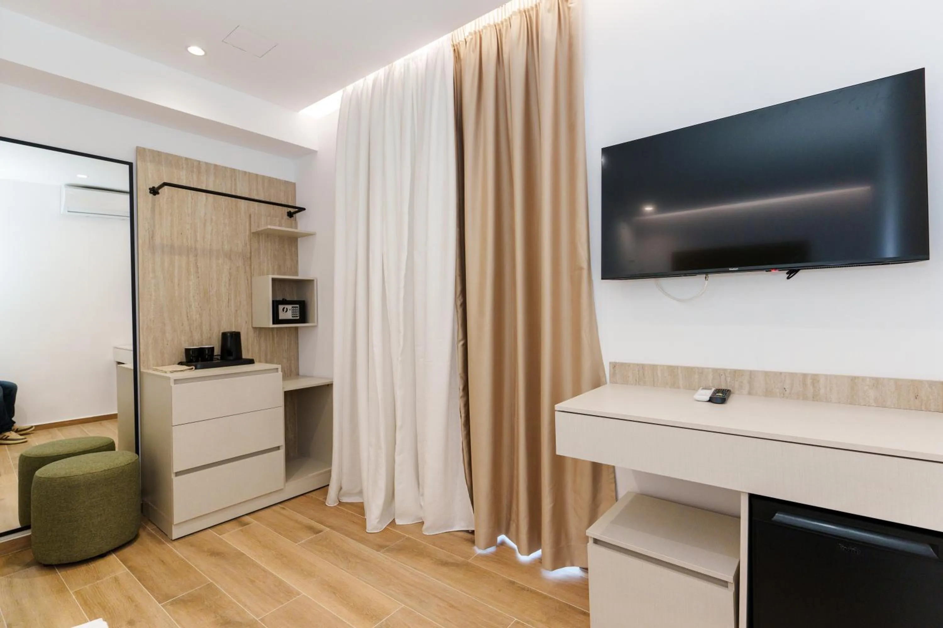 TV and multimedia in Belmond Hotel