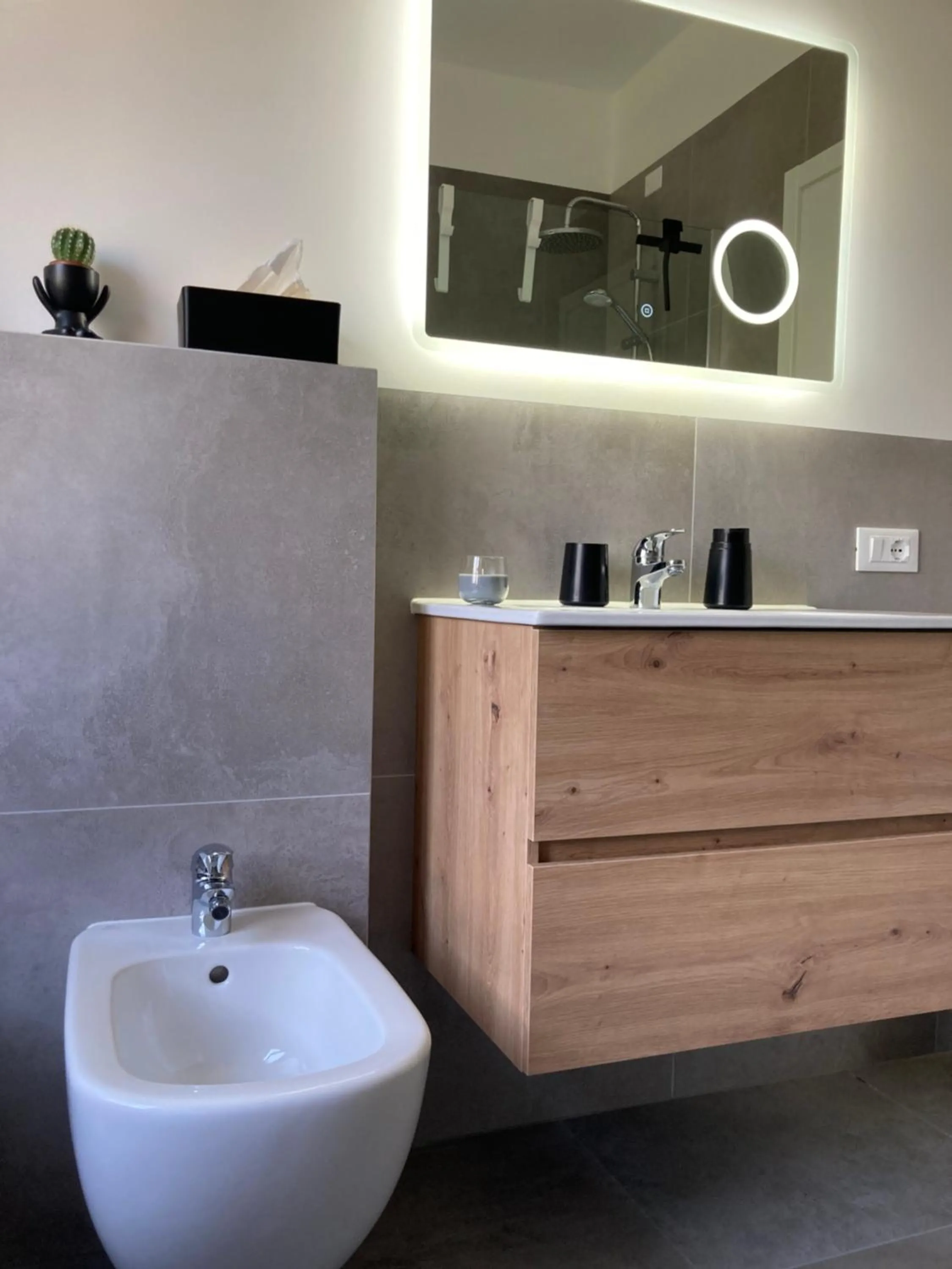 Bathroom in Outdooredo Garda Apartment