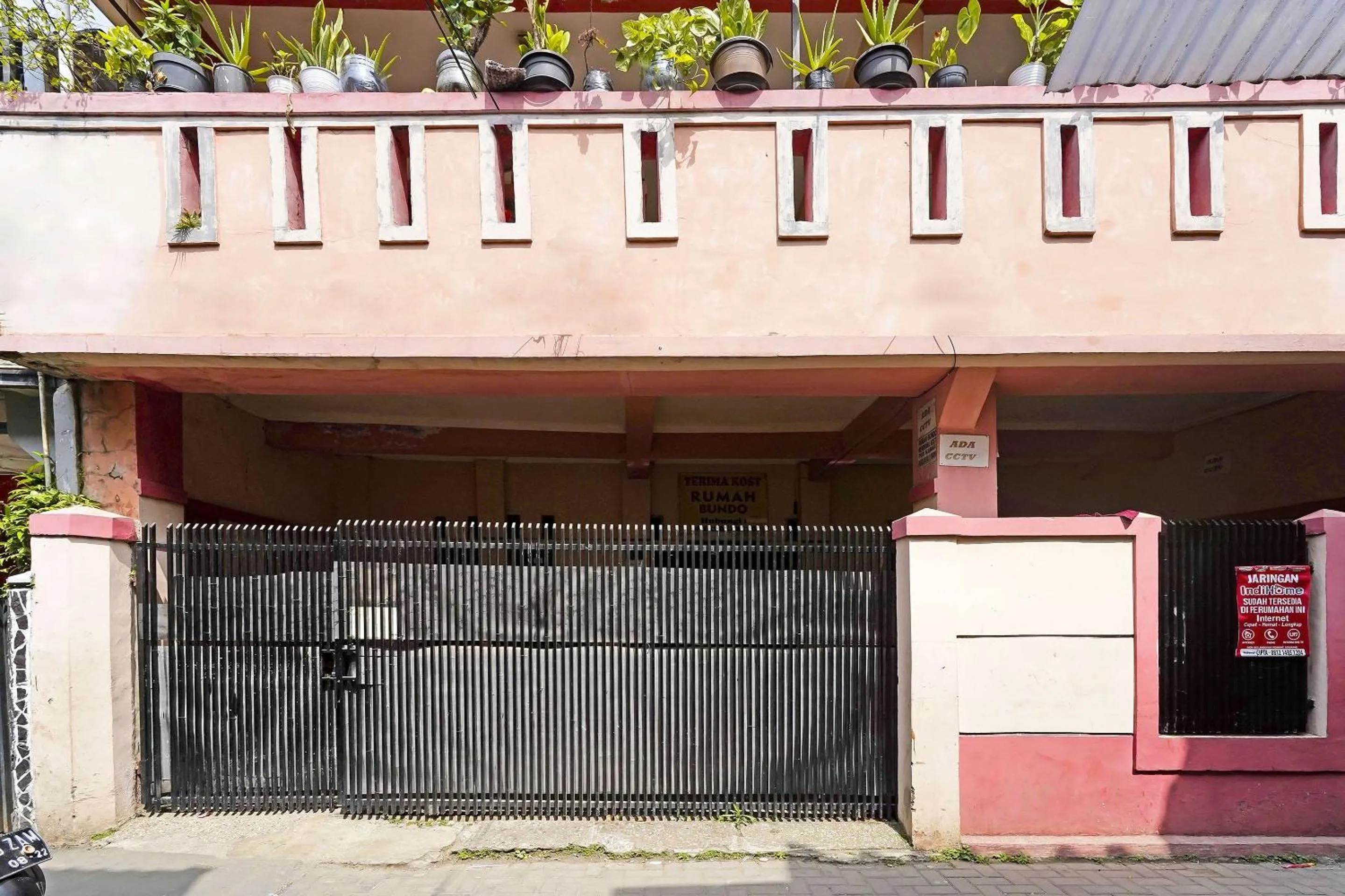 Facade/entrance in Hotel O Rumah Bundo Syariah