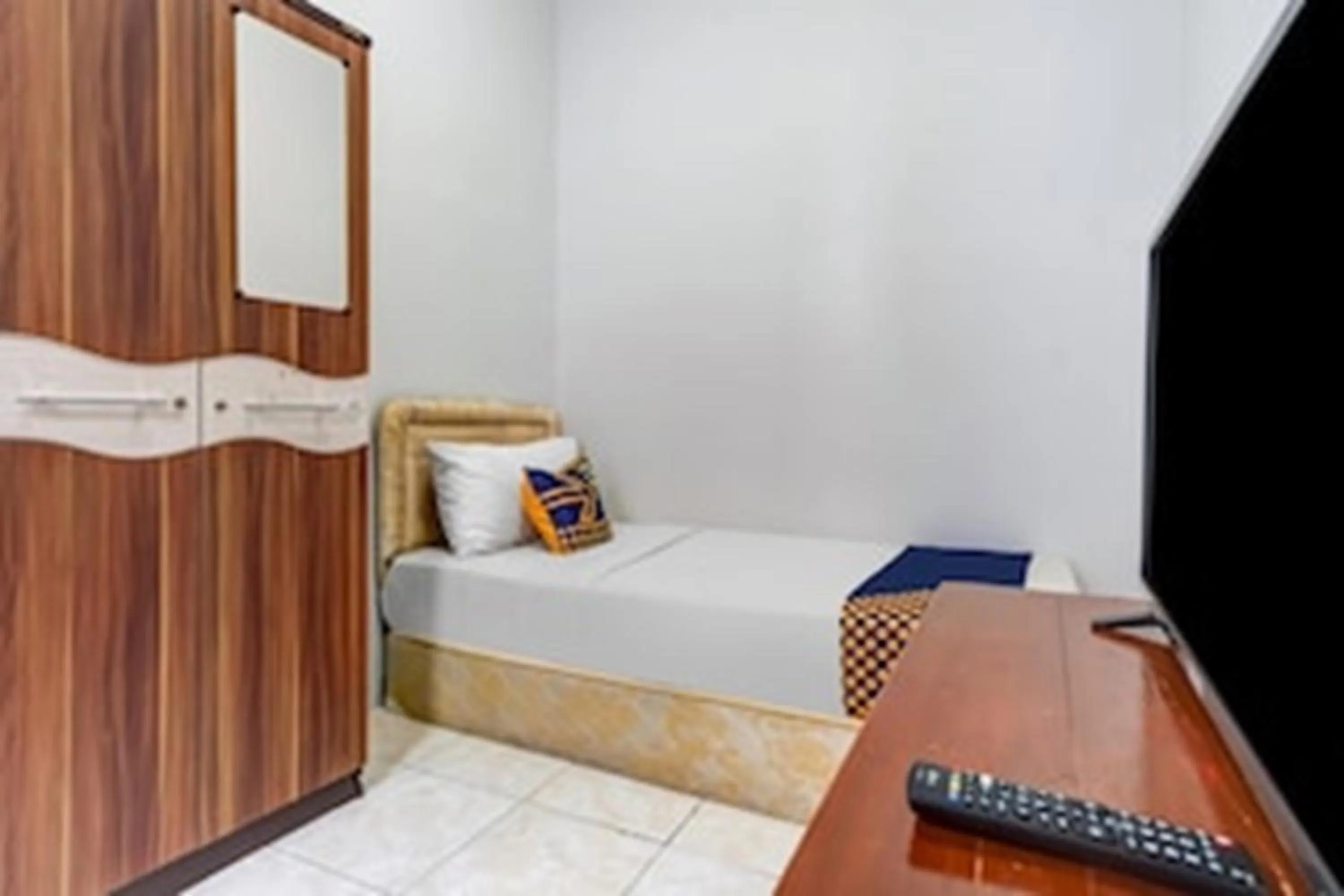 TV and multimedia, Bed in Hotel O Dago Near Bandung Zoo Formerly Chatter Place