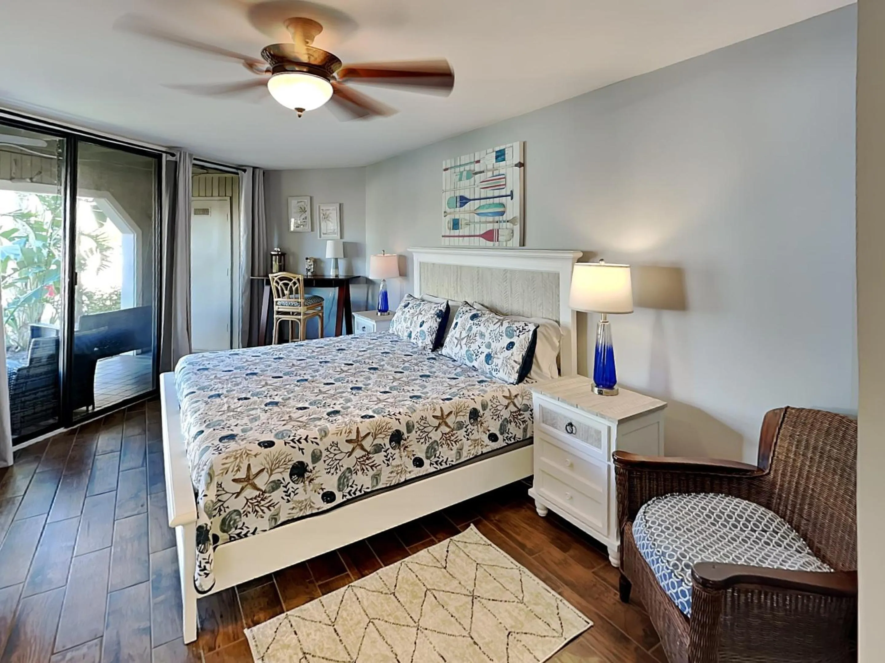 Bed in Hibiscus 101 D