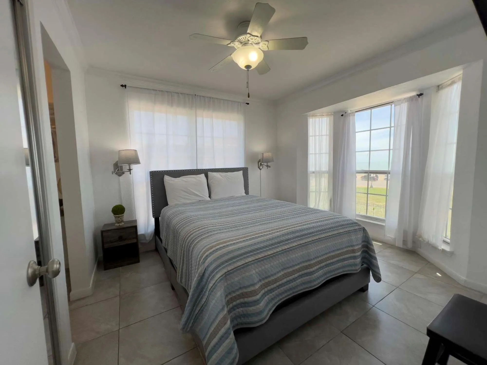 Property building, Bed in Victorian 8201