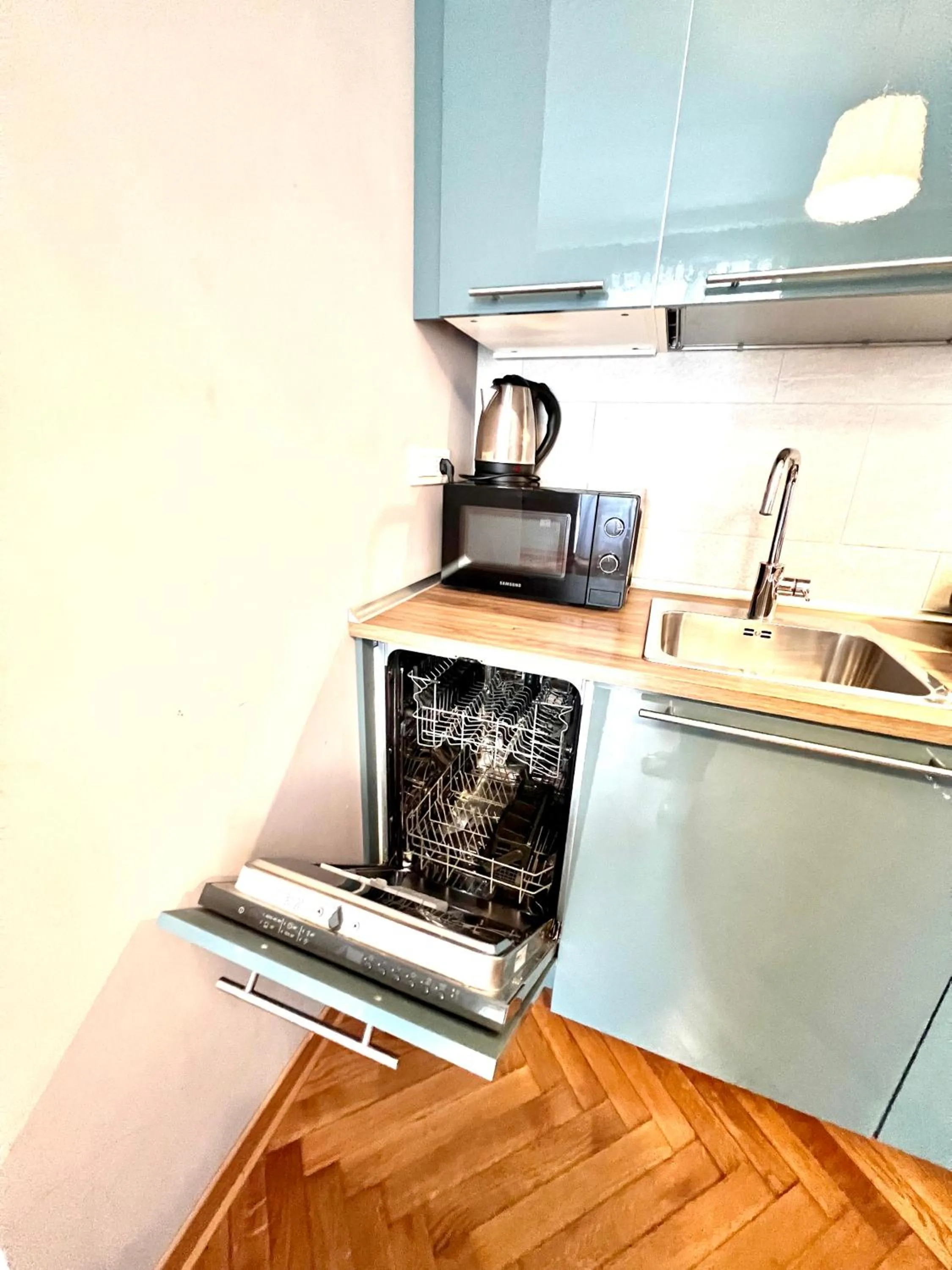 dishwasher in Residence Montanelli