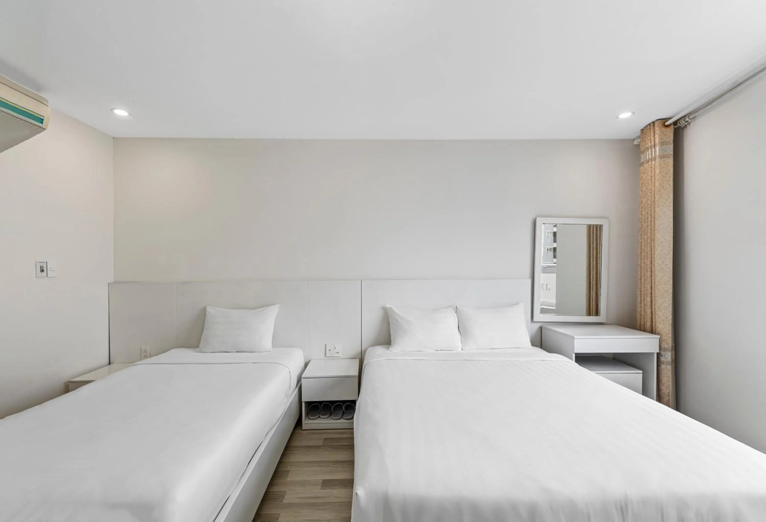 Photo of the whole room, Bed in Alyssa Hotel Da Nang