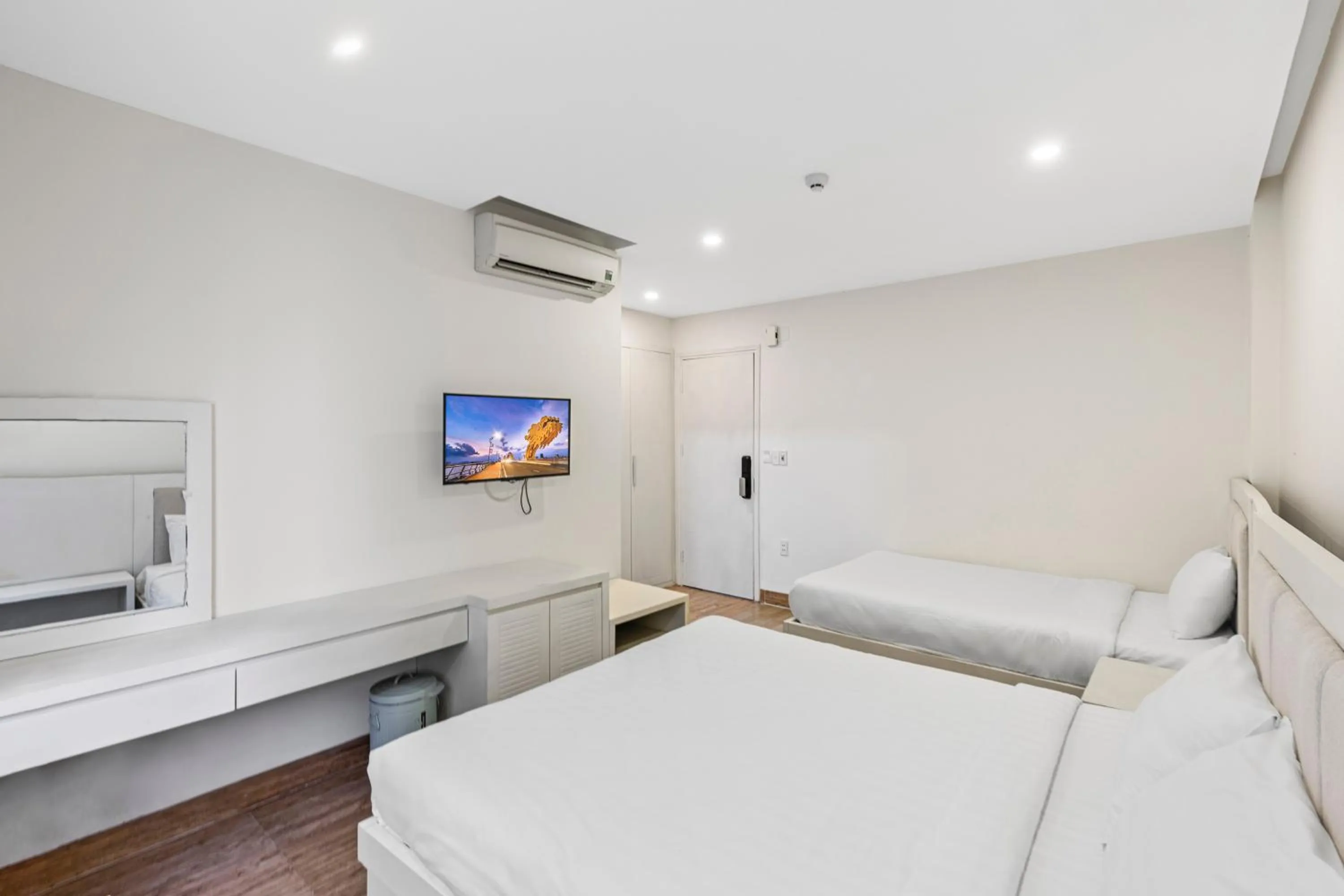 Photo of the whole room, Bed in Alyssa Hotel Da Nang