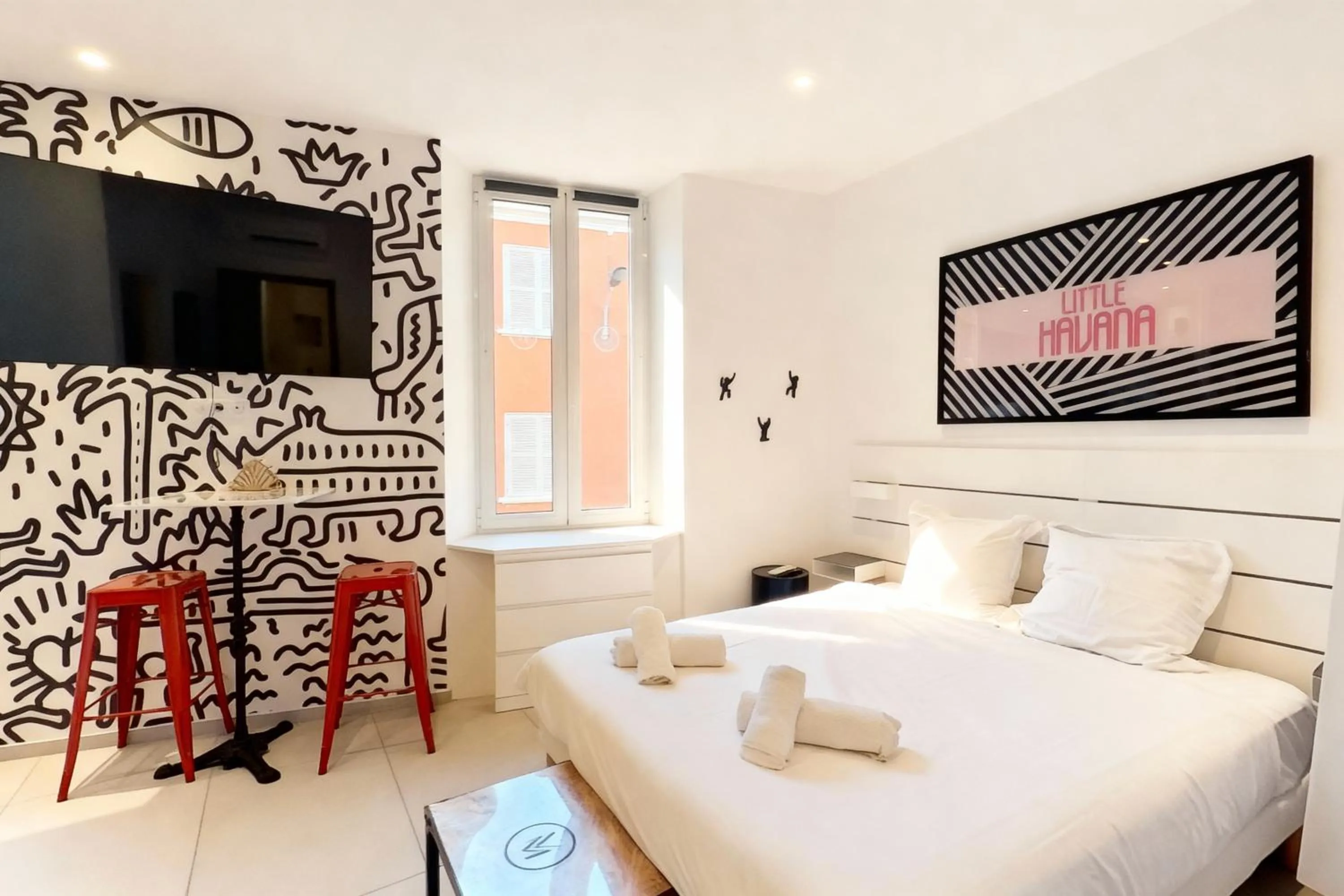 Bed in VILLA MARINA CANNES