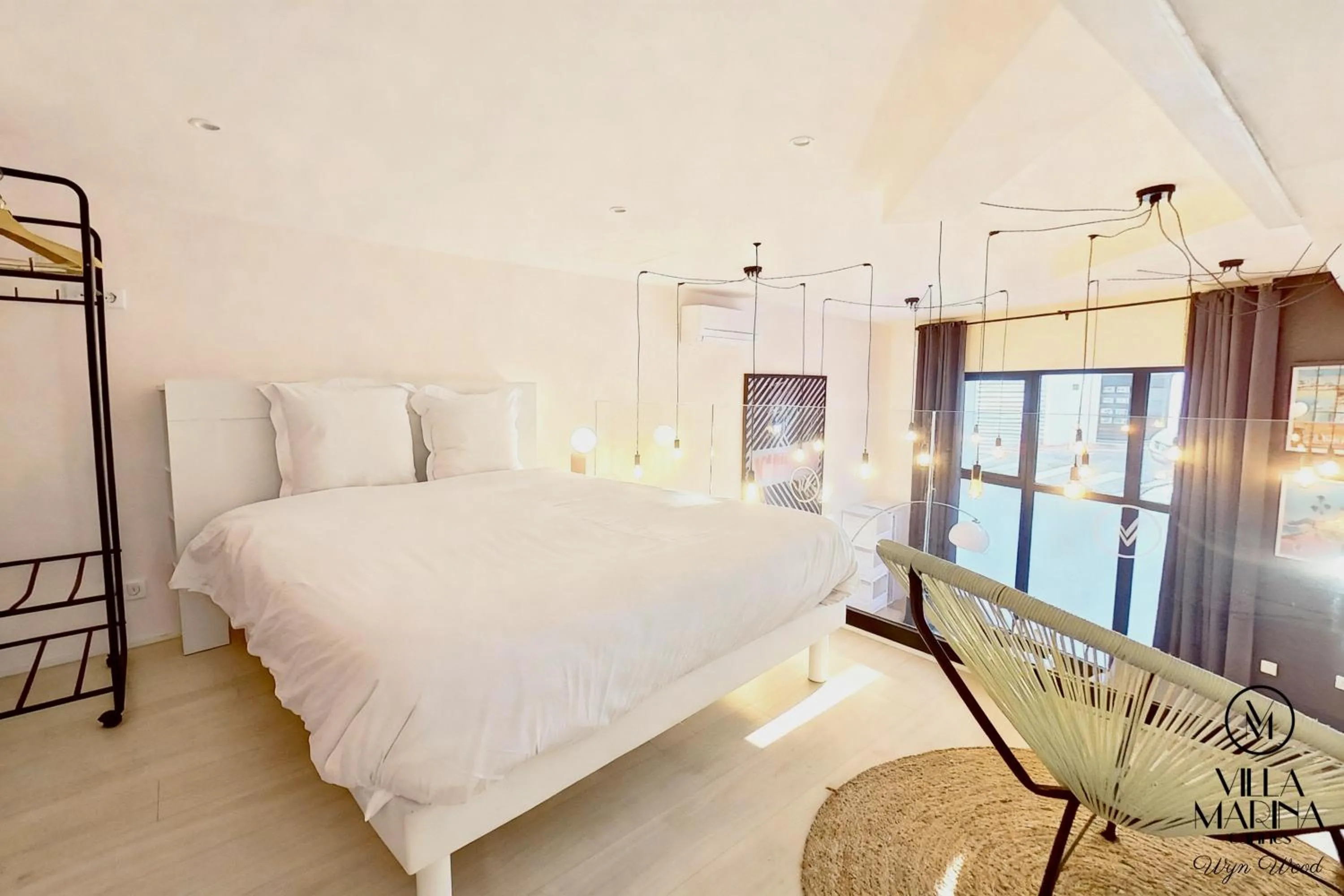 Bed in VILLA MARINA CANNES