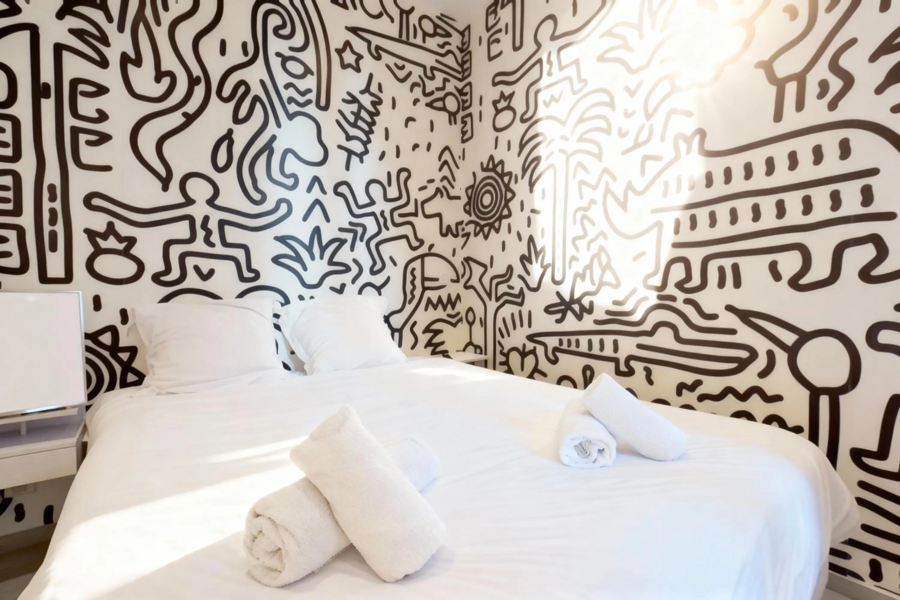 Bed in VILLA MARINA CANNES