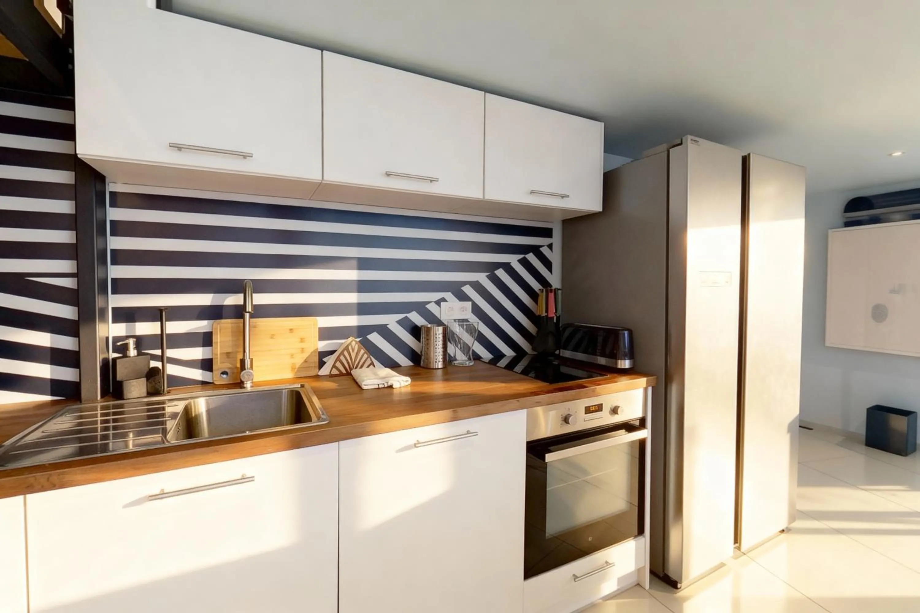 Kitchen or kitchenette in VILLA MARINA CANNES