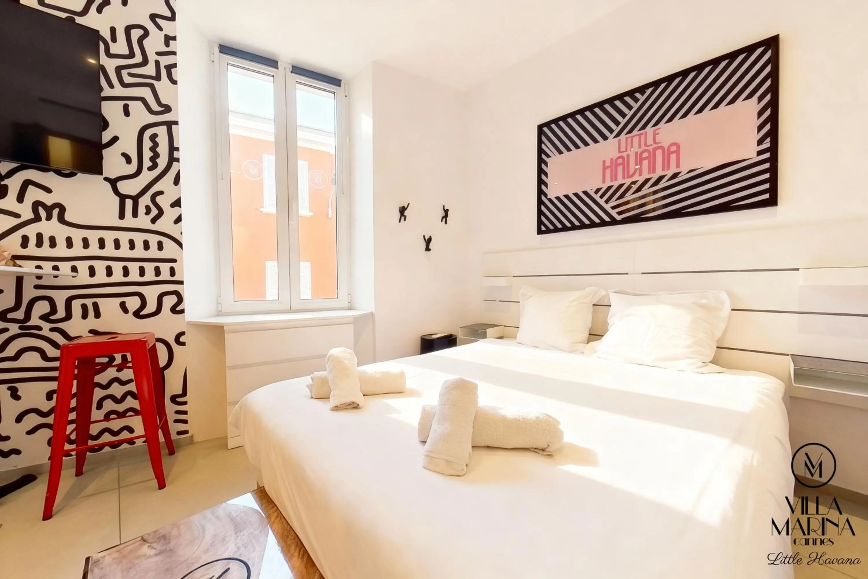 Bed in VILLA MARINA CANNES