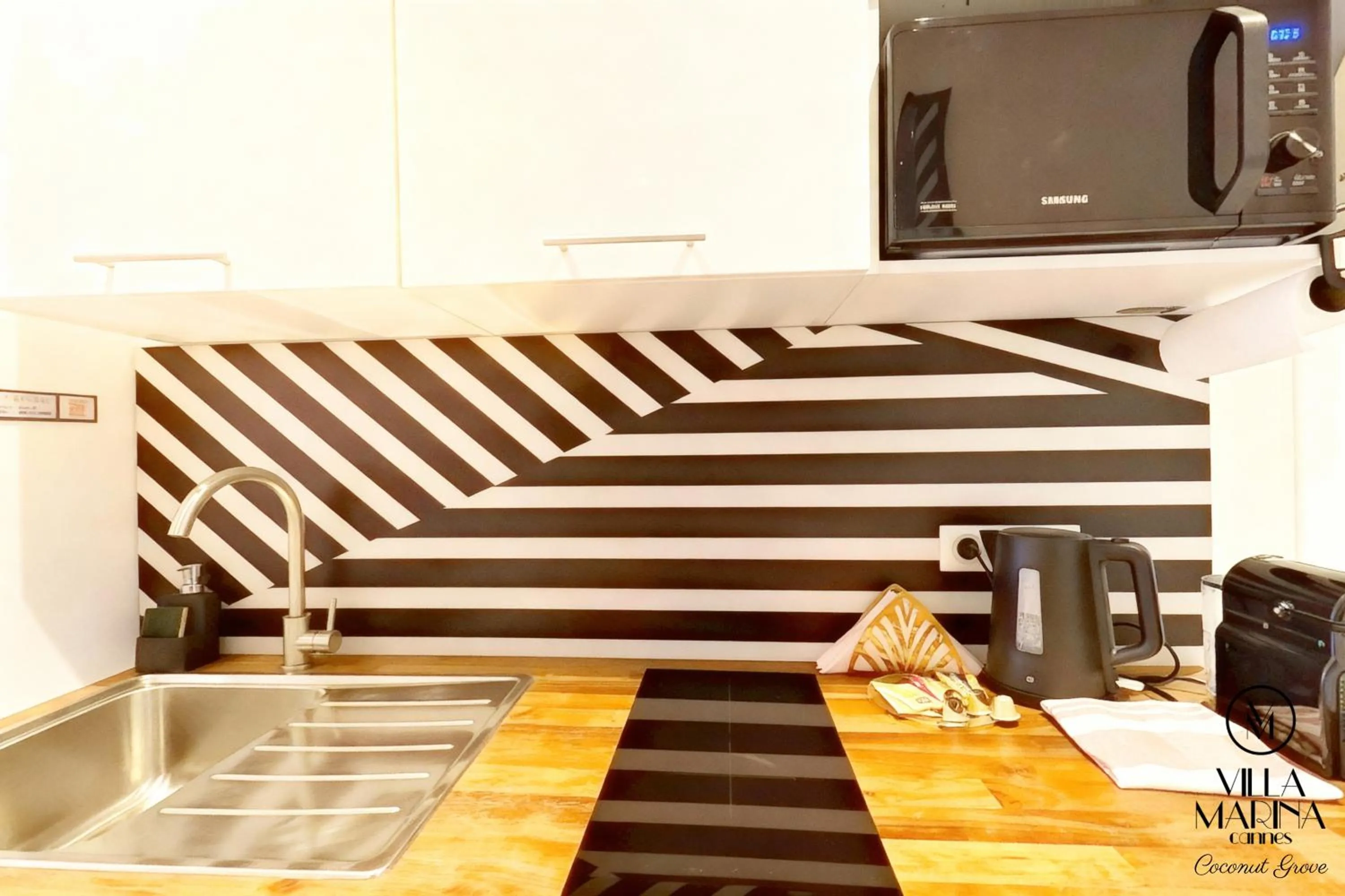 Kitchen or kitchenette in VILLA MARINA CANNES