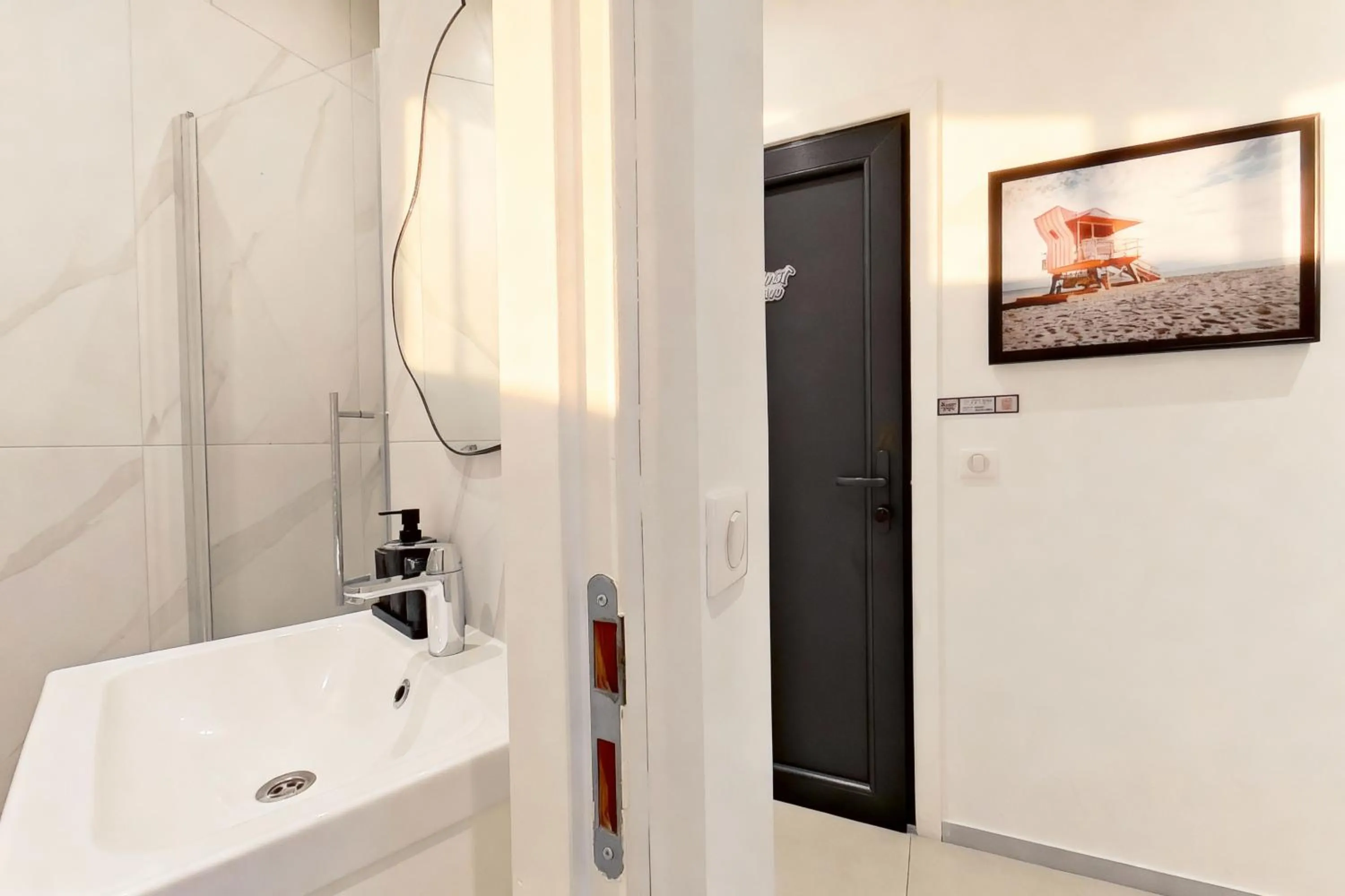 Shower in VILLA MARINA CANNES